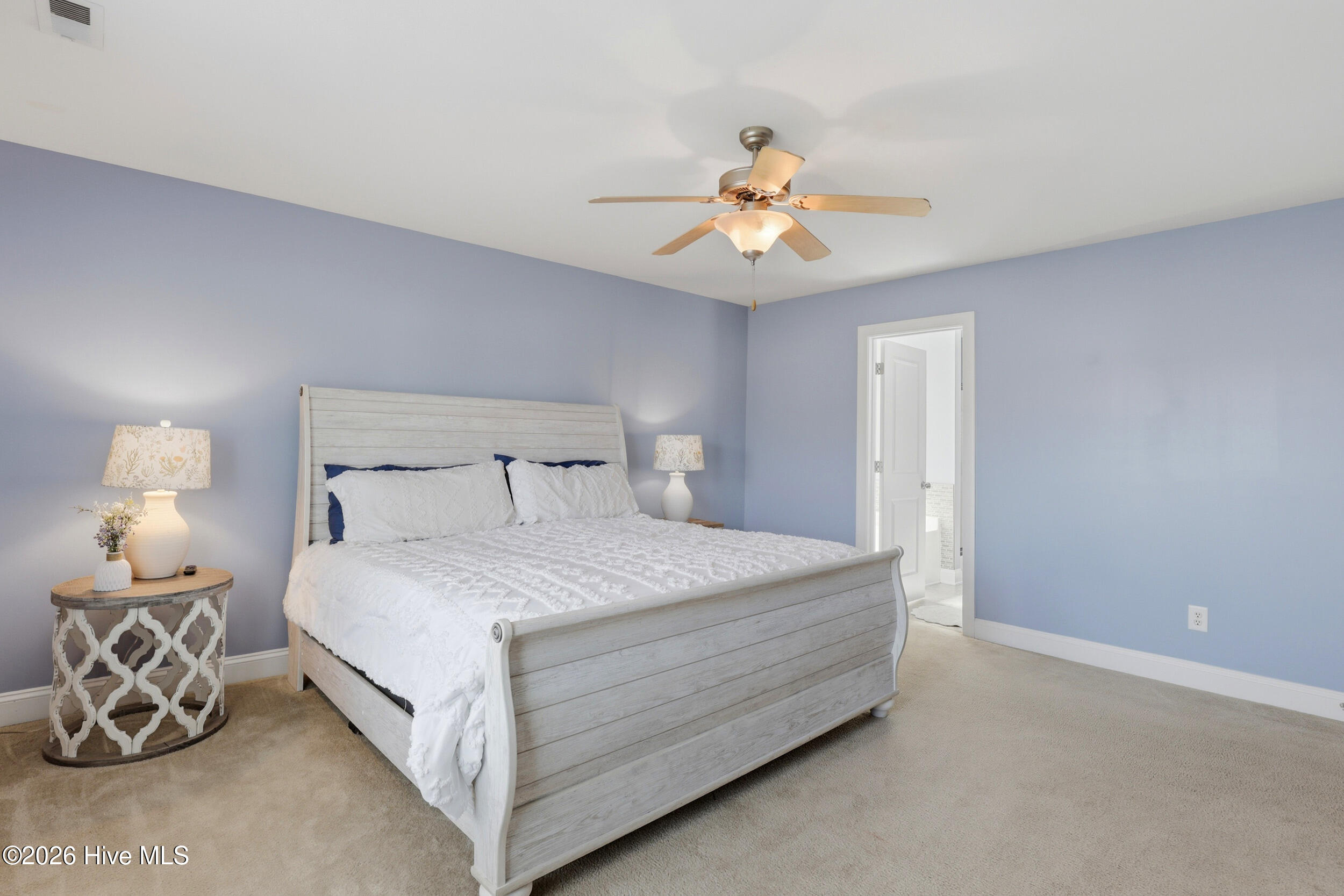 100561174 | Photo 22