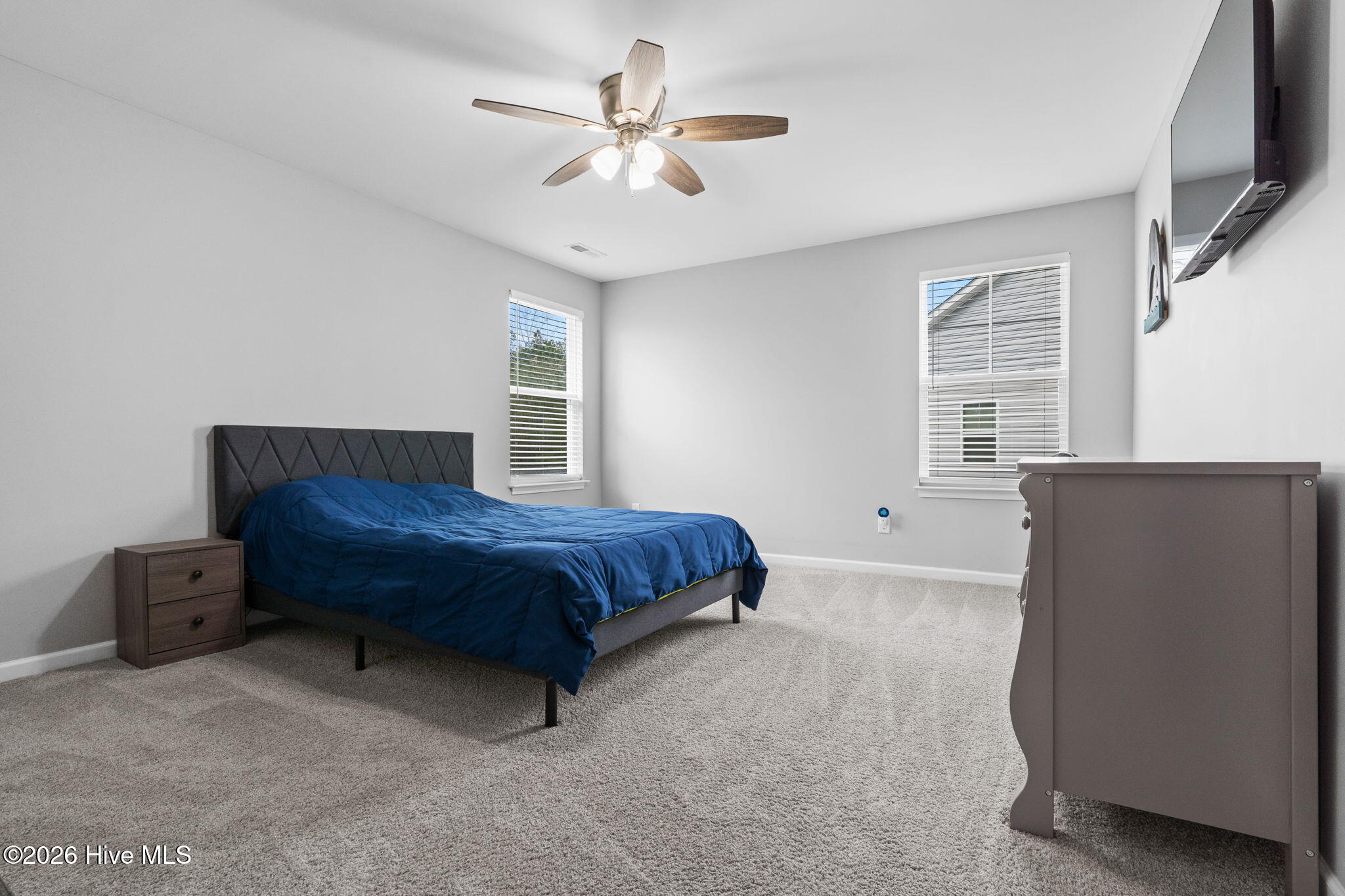 100559689 | Photo 24