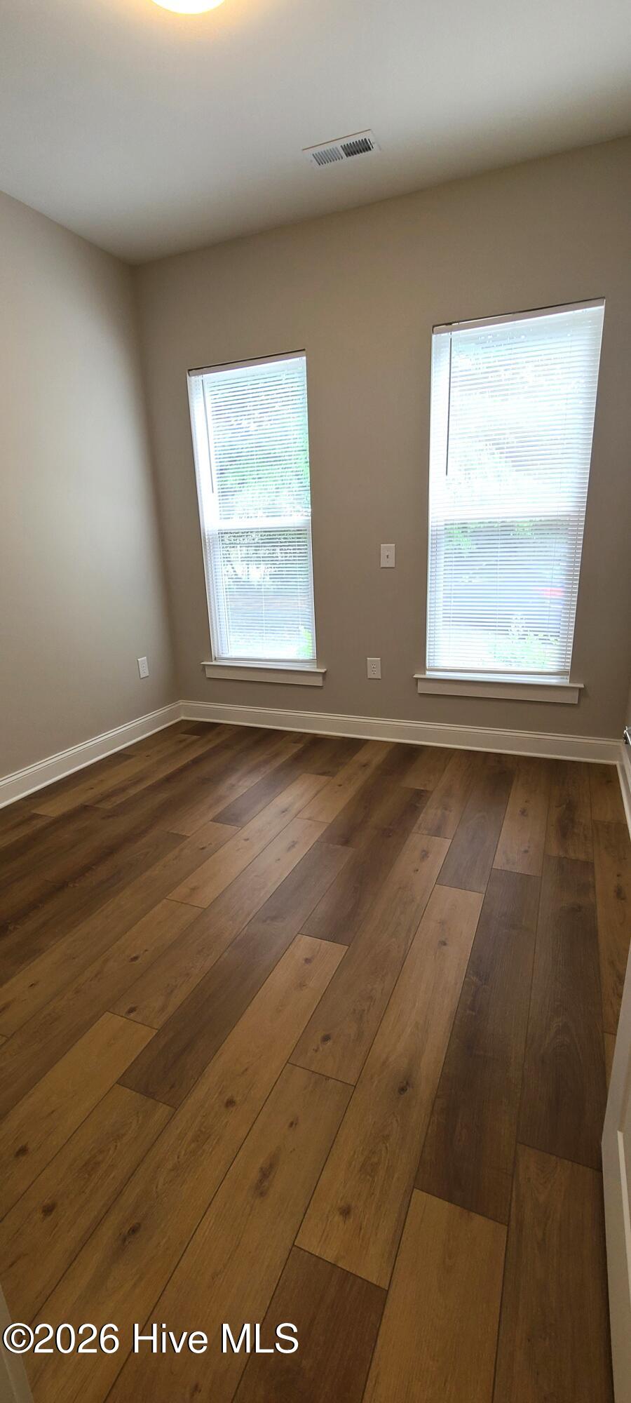 100555784 | Photo 10