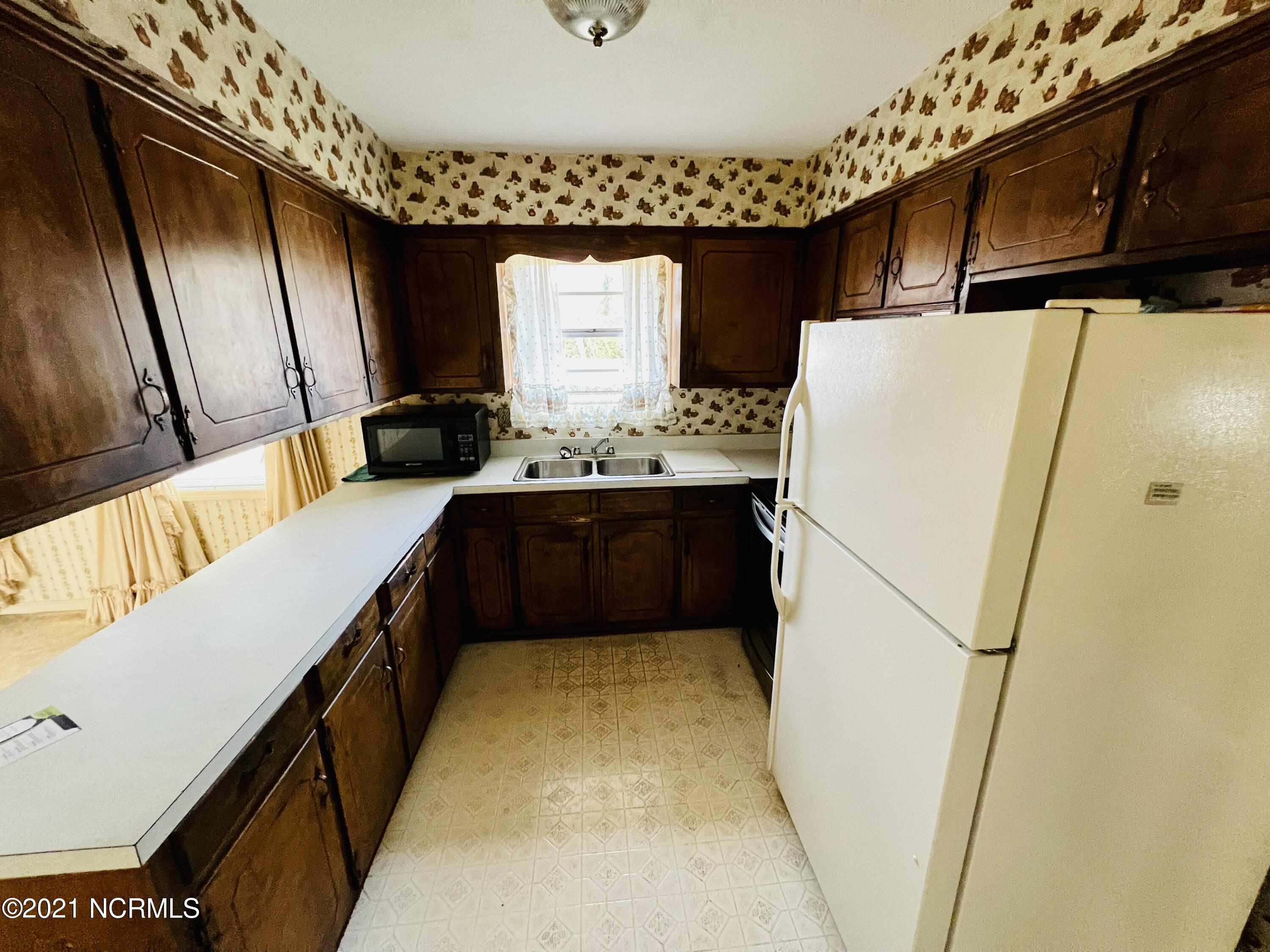 104 Howell Drive, Jacksonville, NC 28540 – photo 5