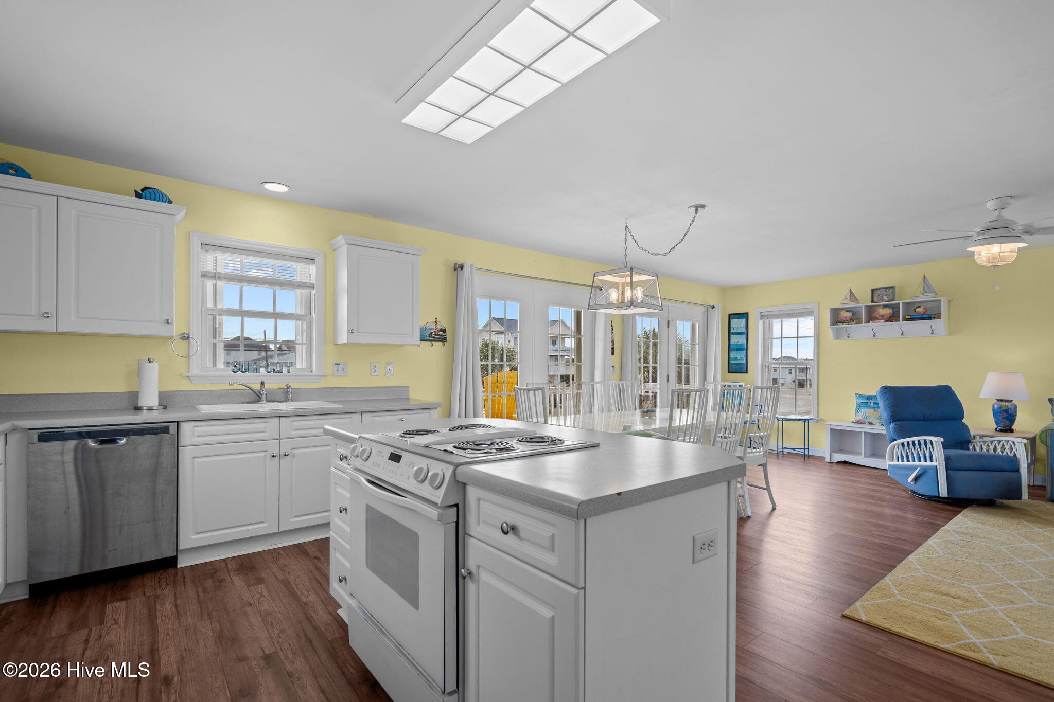 100554956 | Photo 19