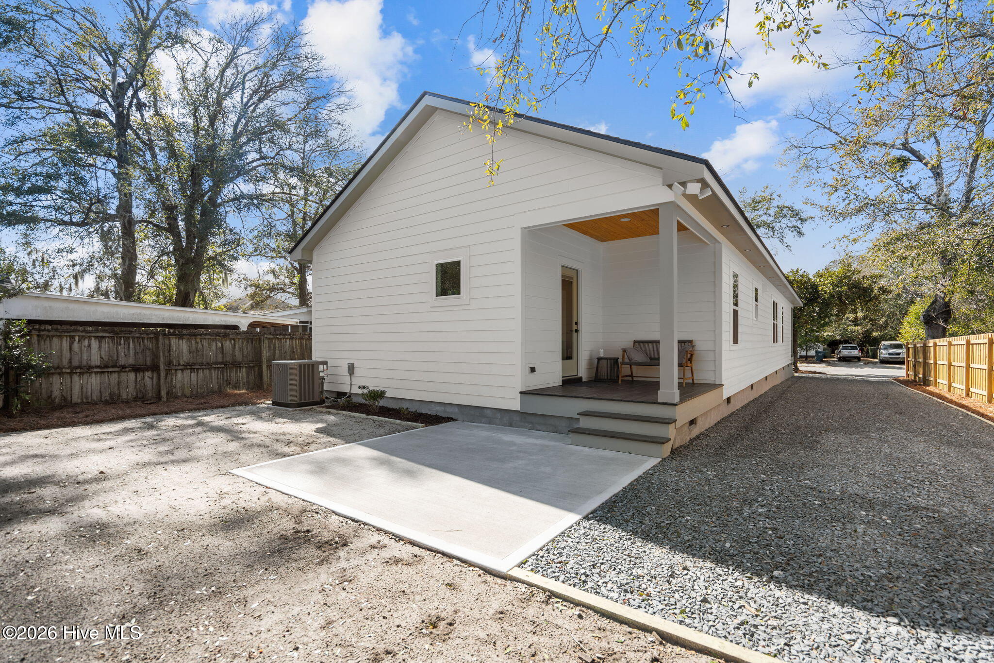 100553901 | Photo 39