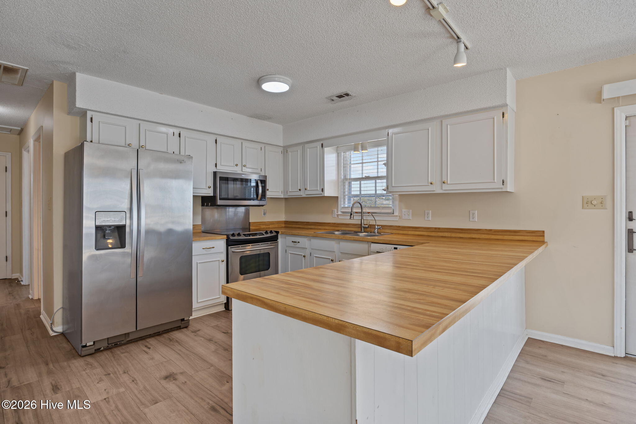 100562475 | Photo 21