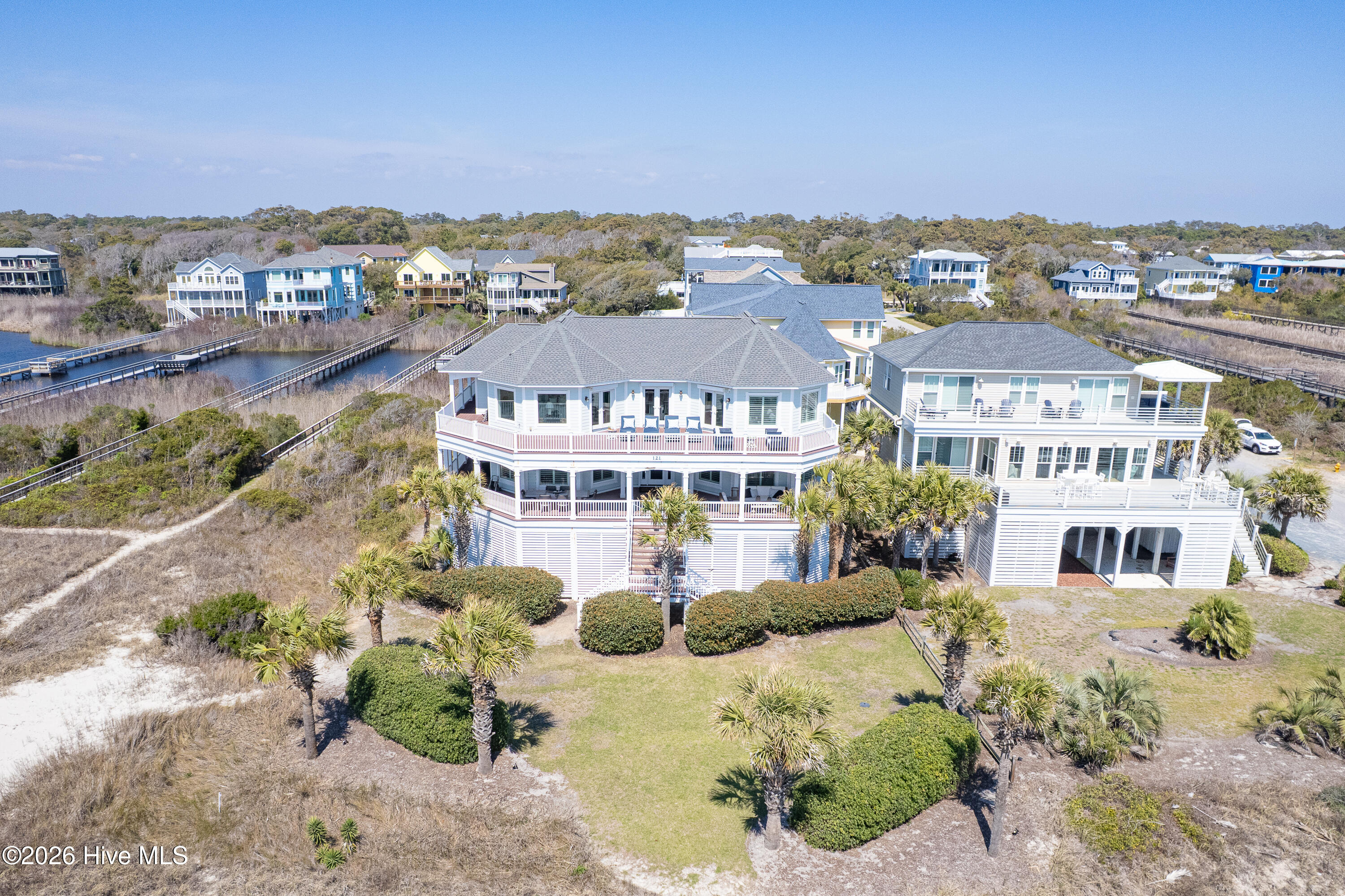 100567897 | Photo 78