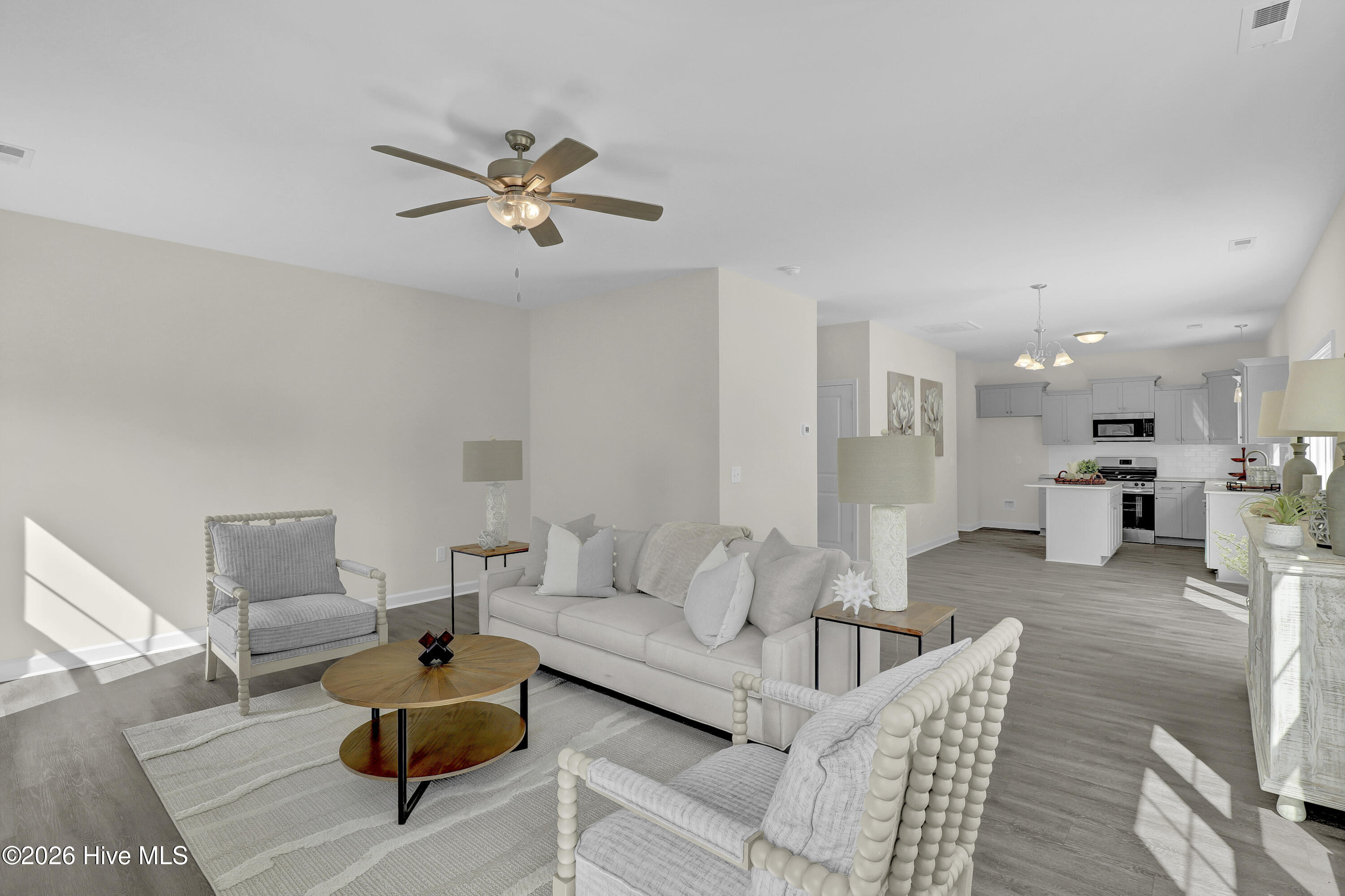 100488784 | Photo 18