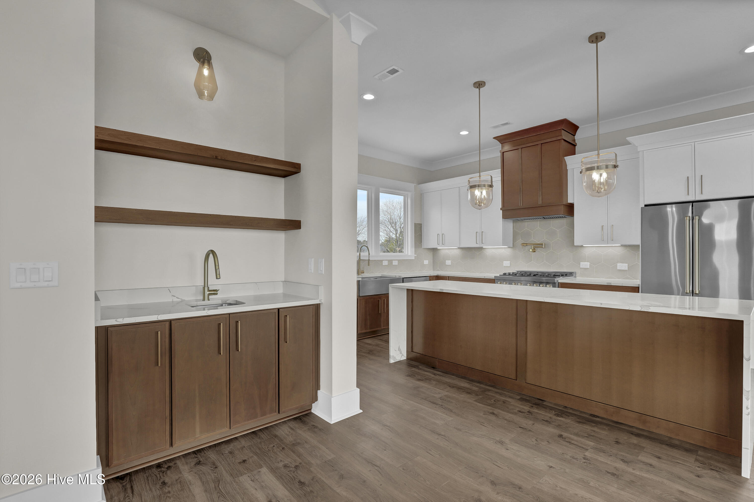 100556414 | Photo 14