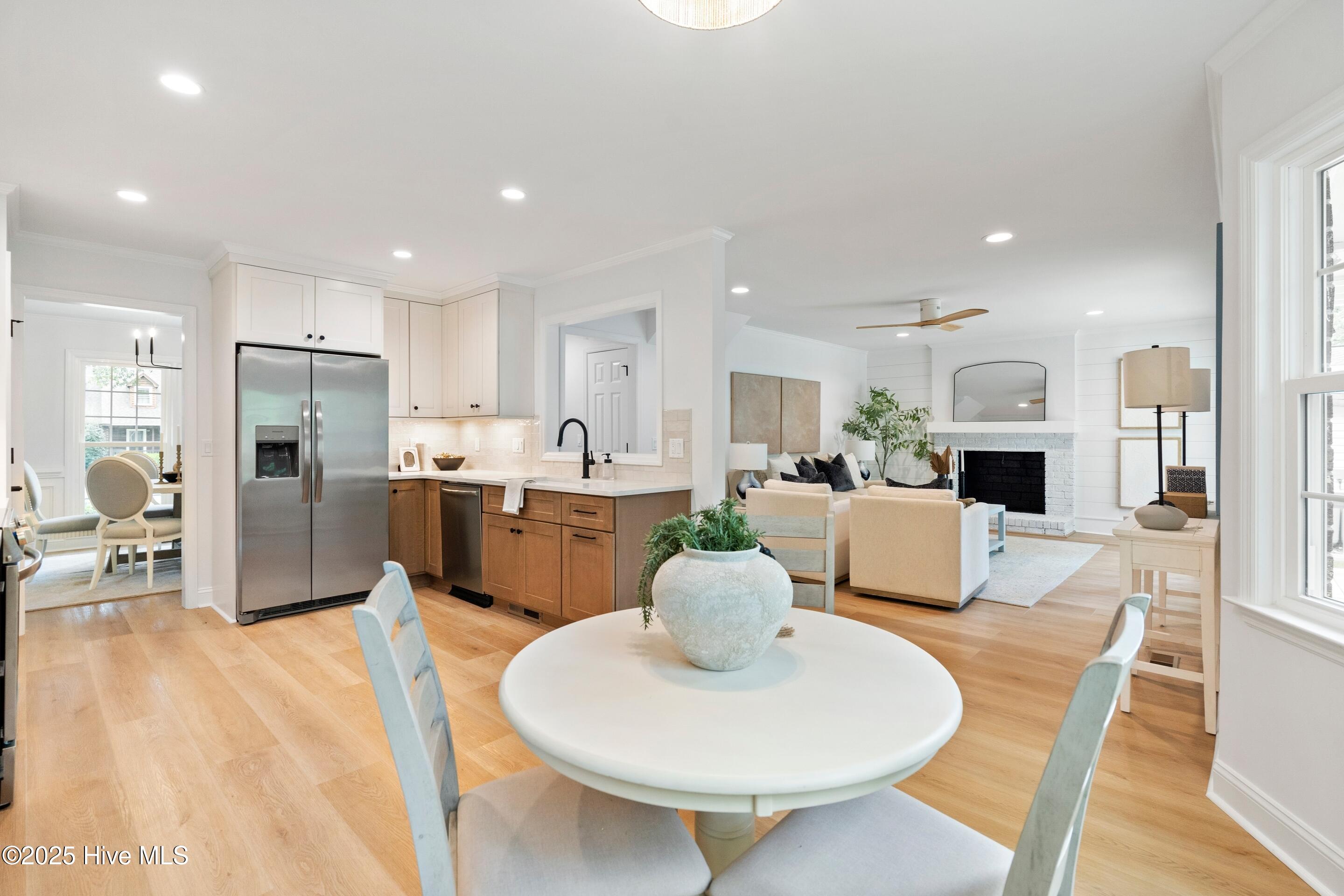 100530260 | Photo 10