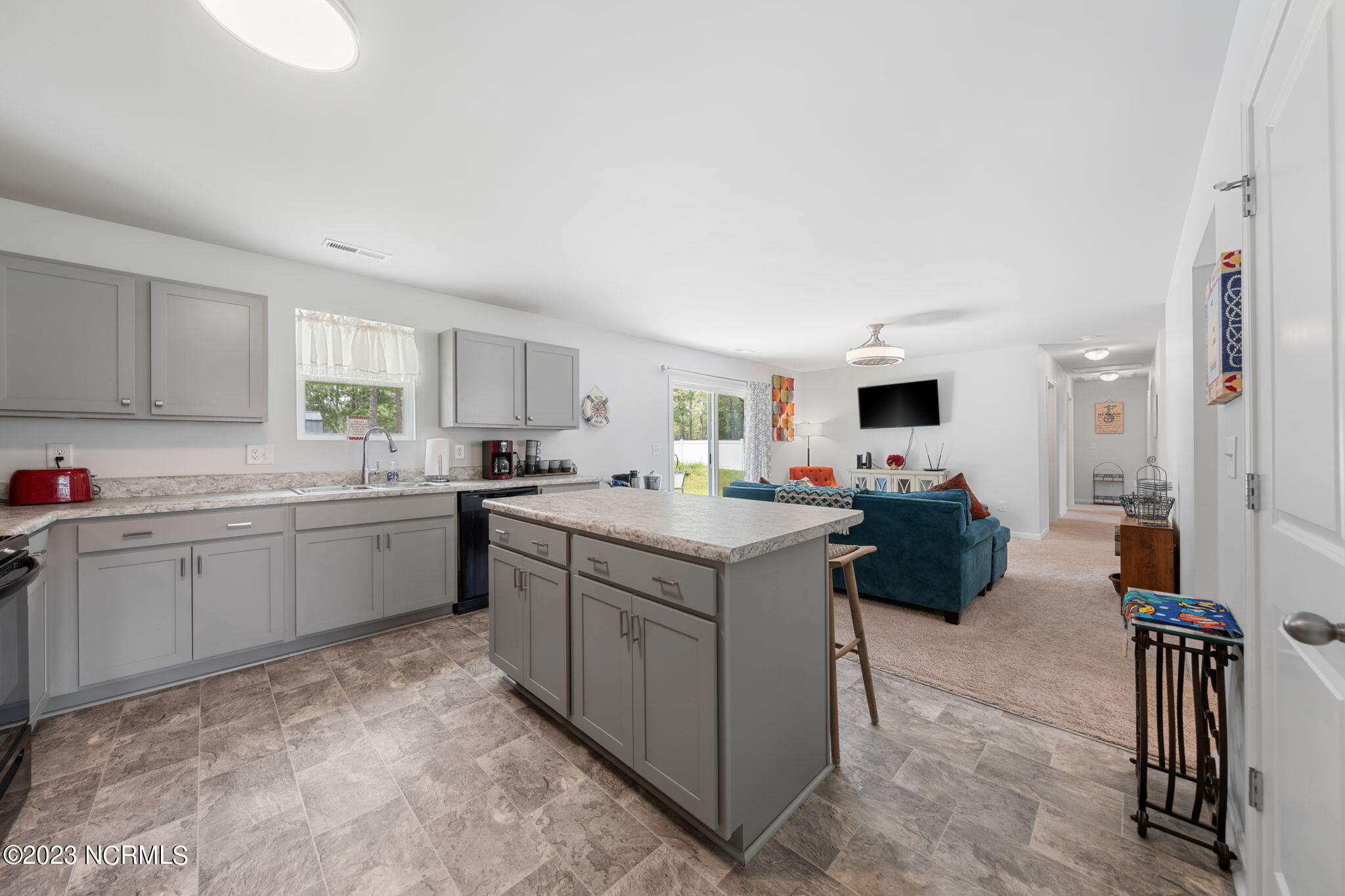 100536521 | Photo 12