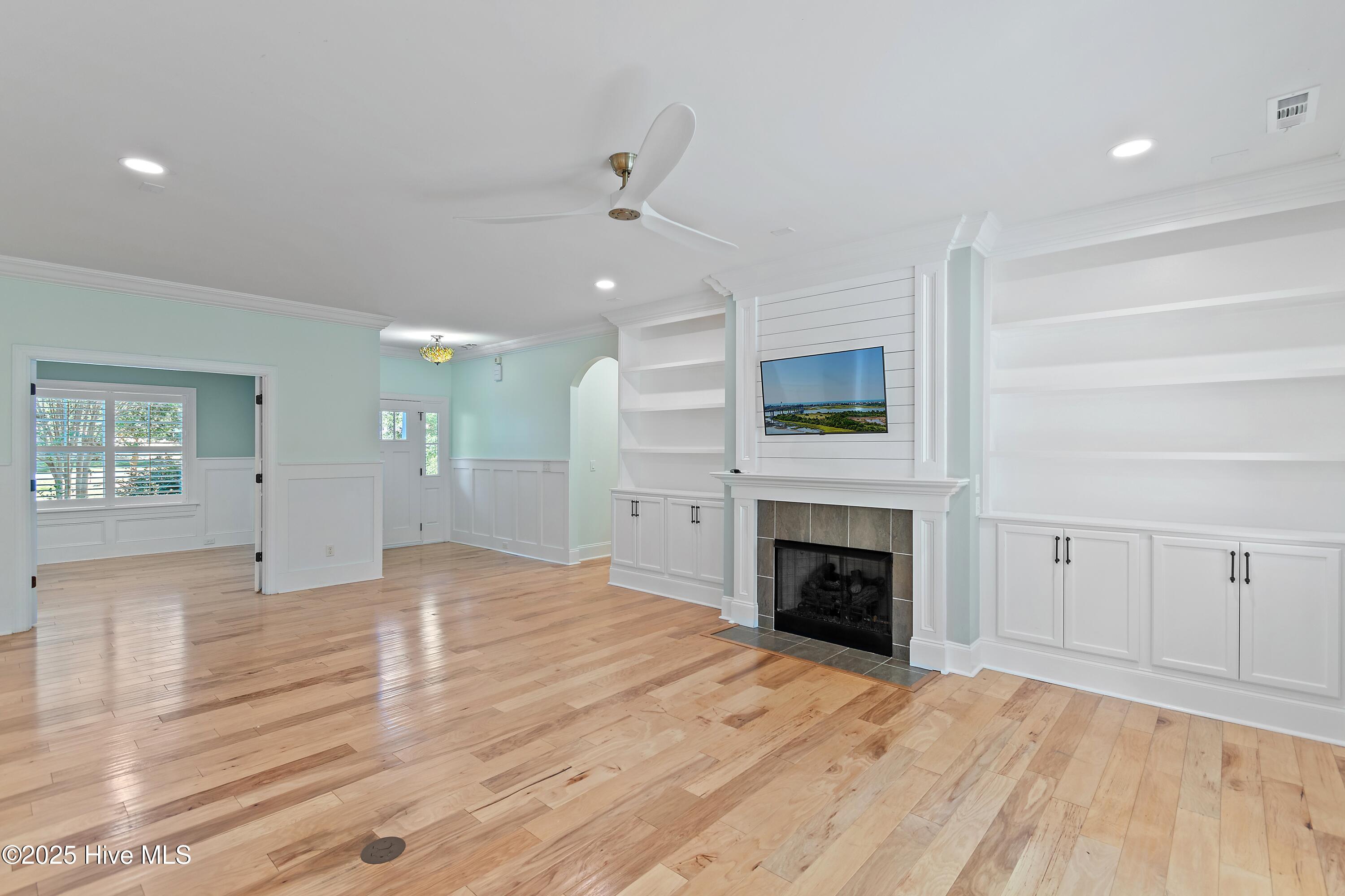 100534757 | Photo 11