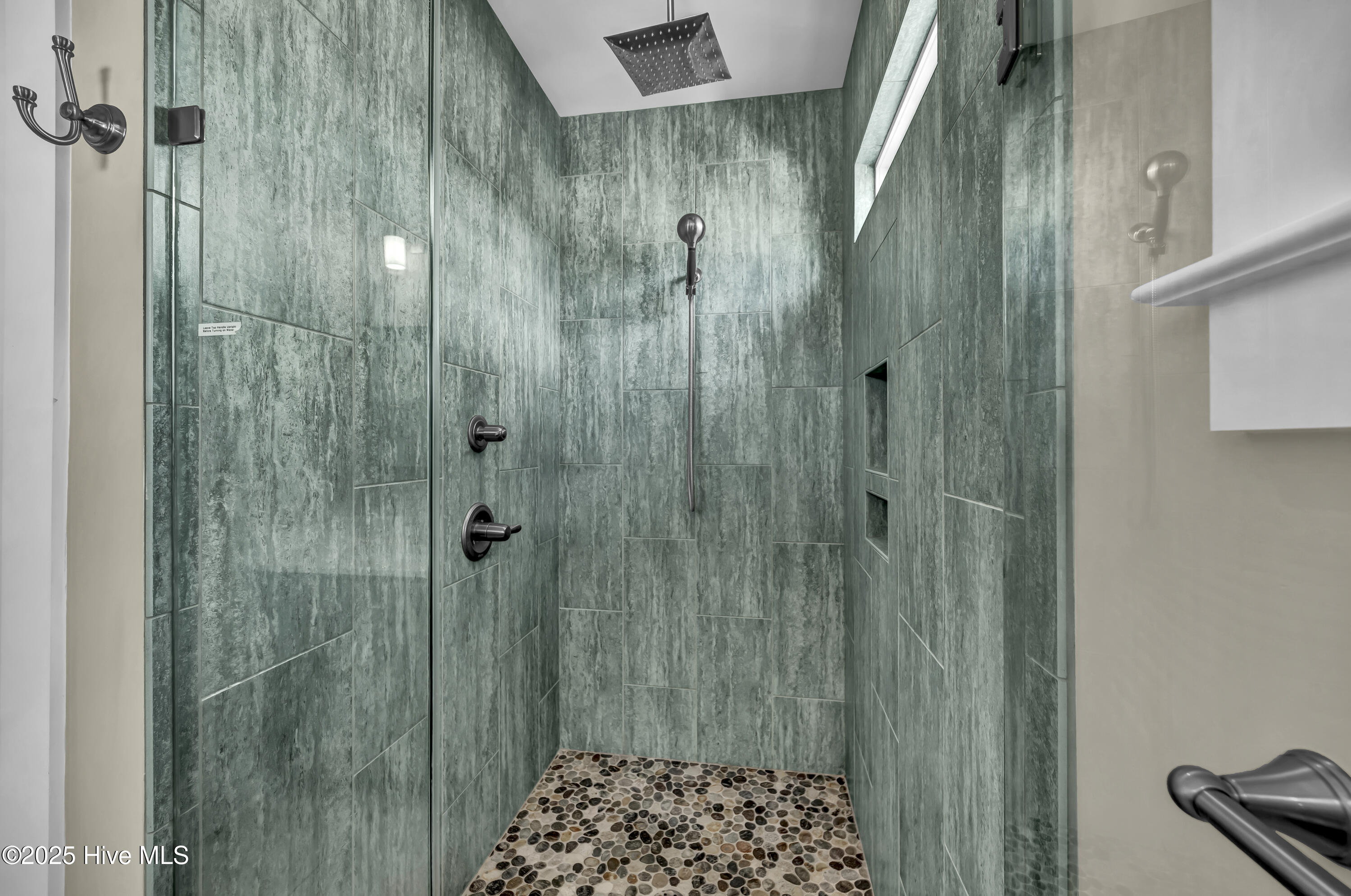 100535596 | Photo 46