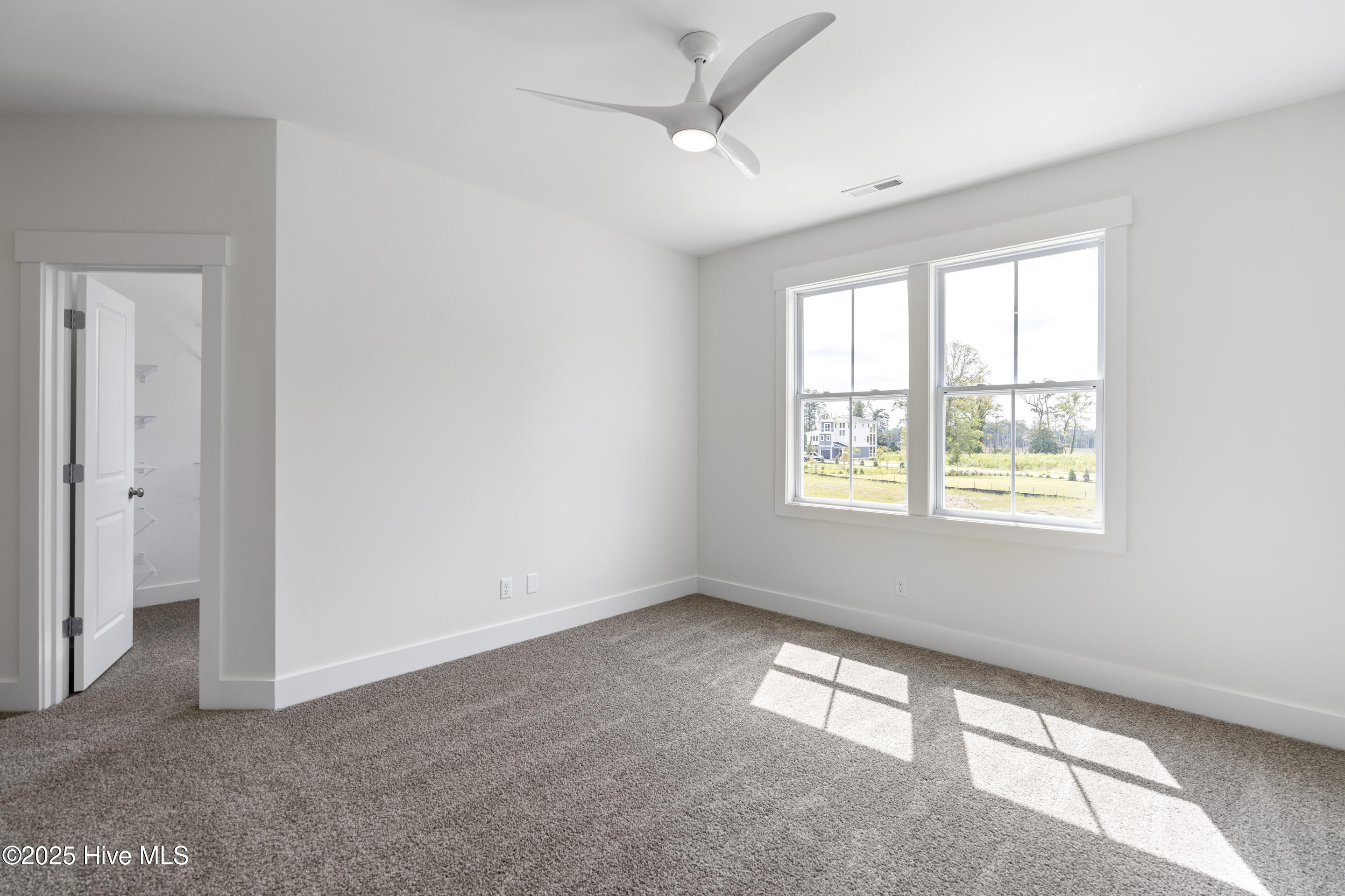 100530900 | Photo 17