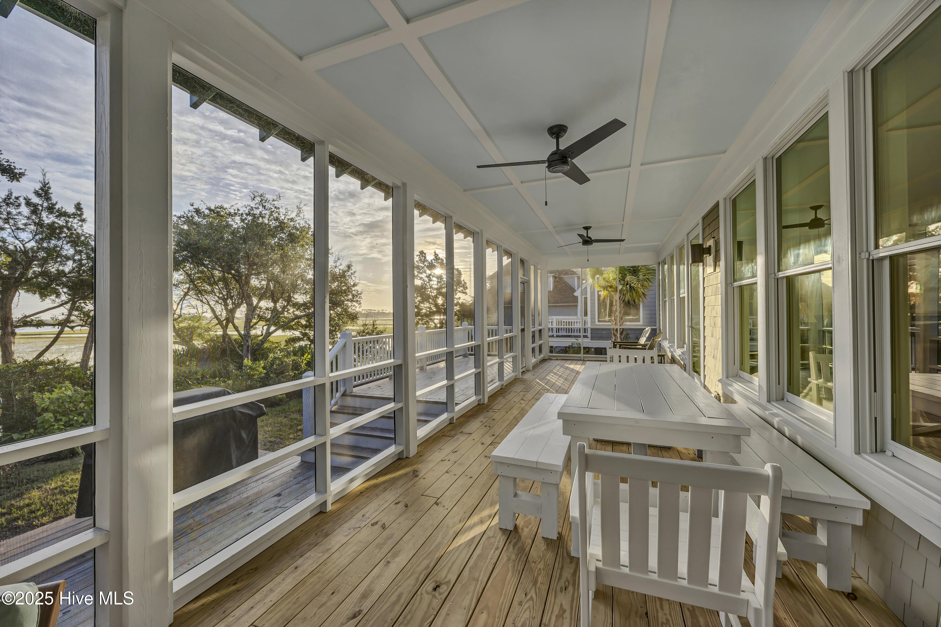 100534977 | Photo 54