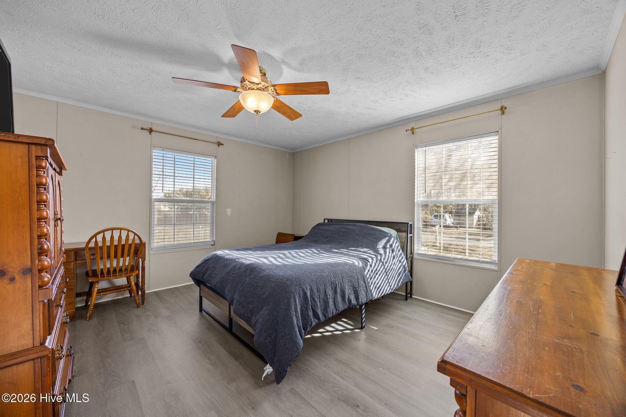 100550408 | Photo 26