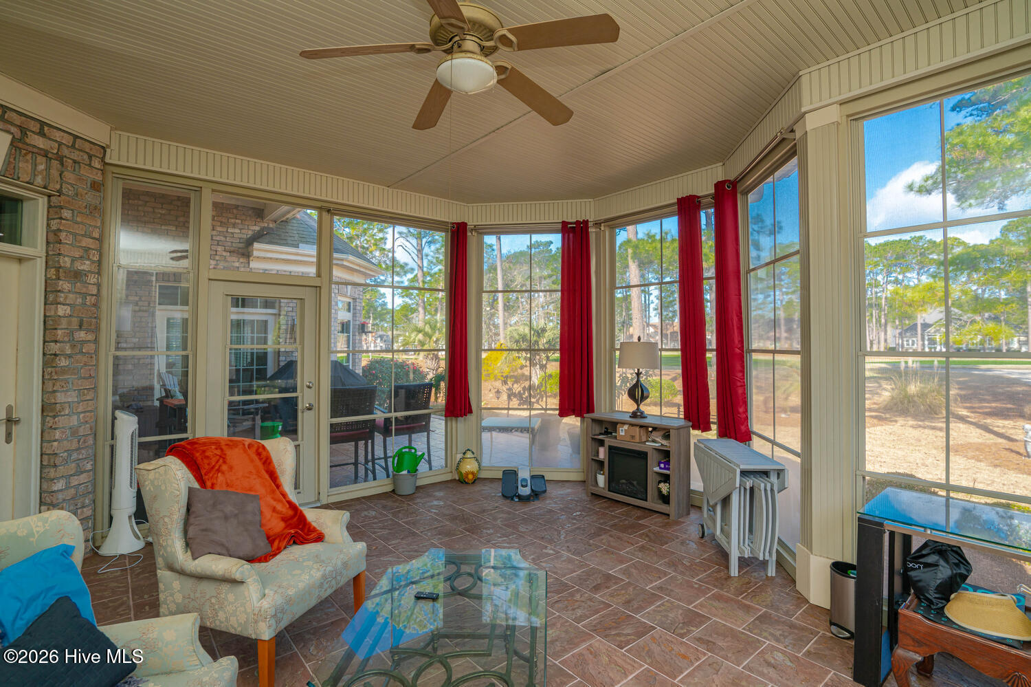 100560123 | Photo 50