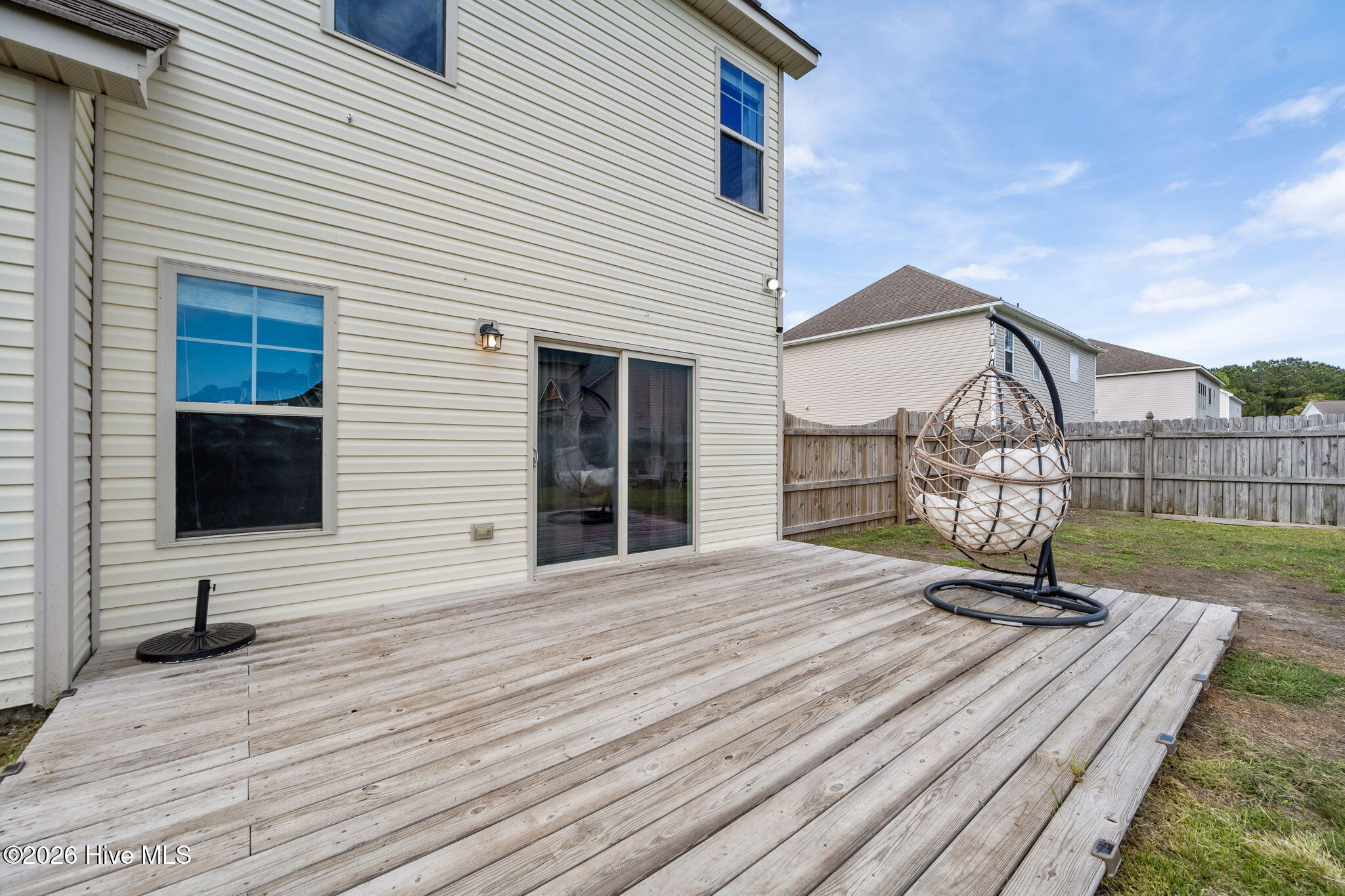 100567212 | Photo 36