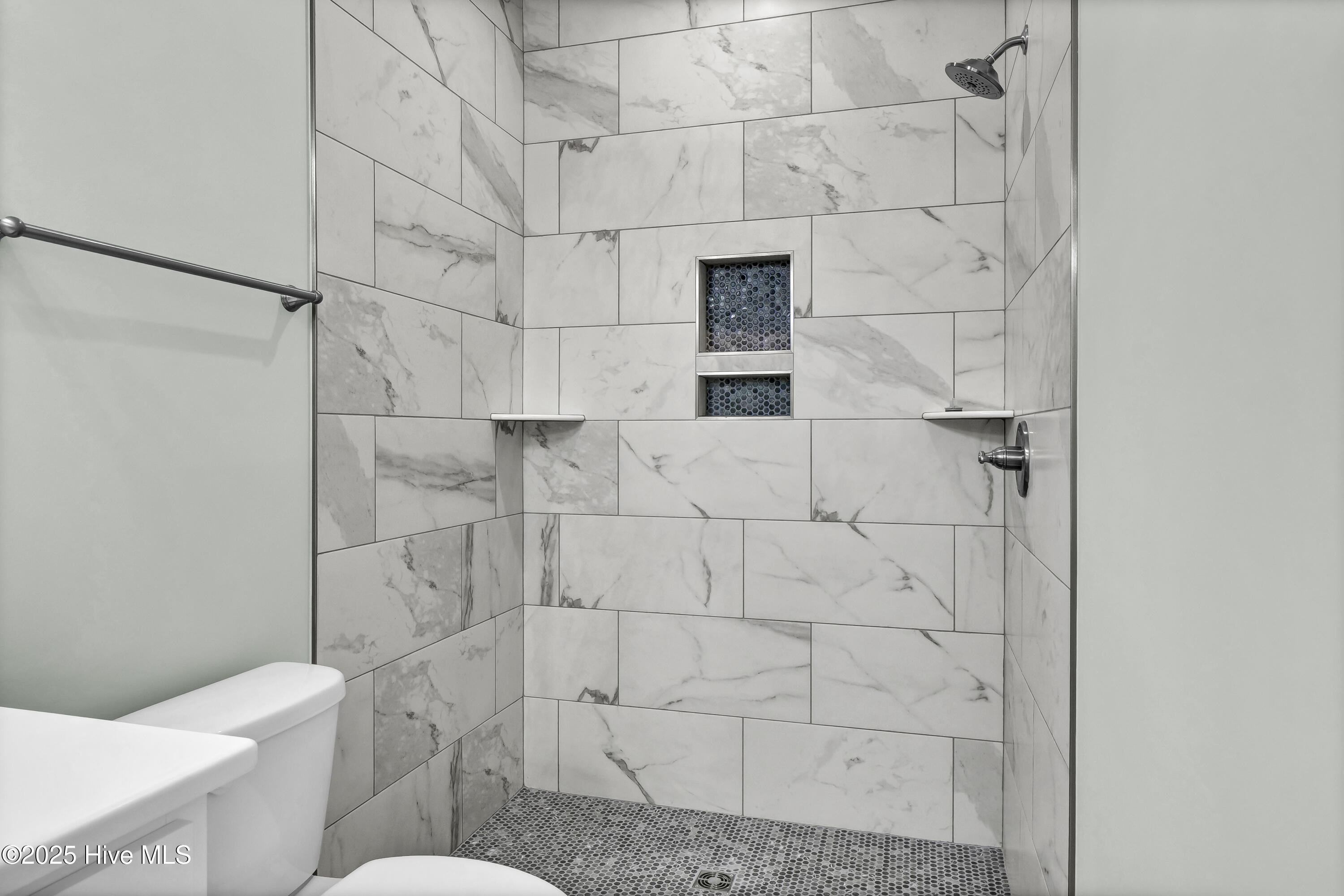 100542555 | Photo 25