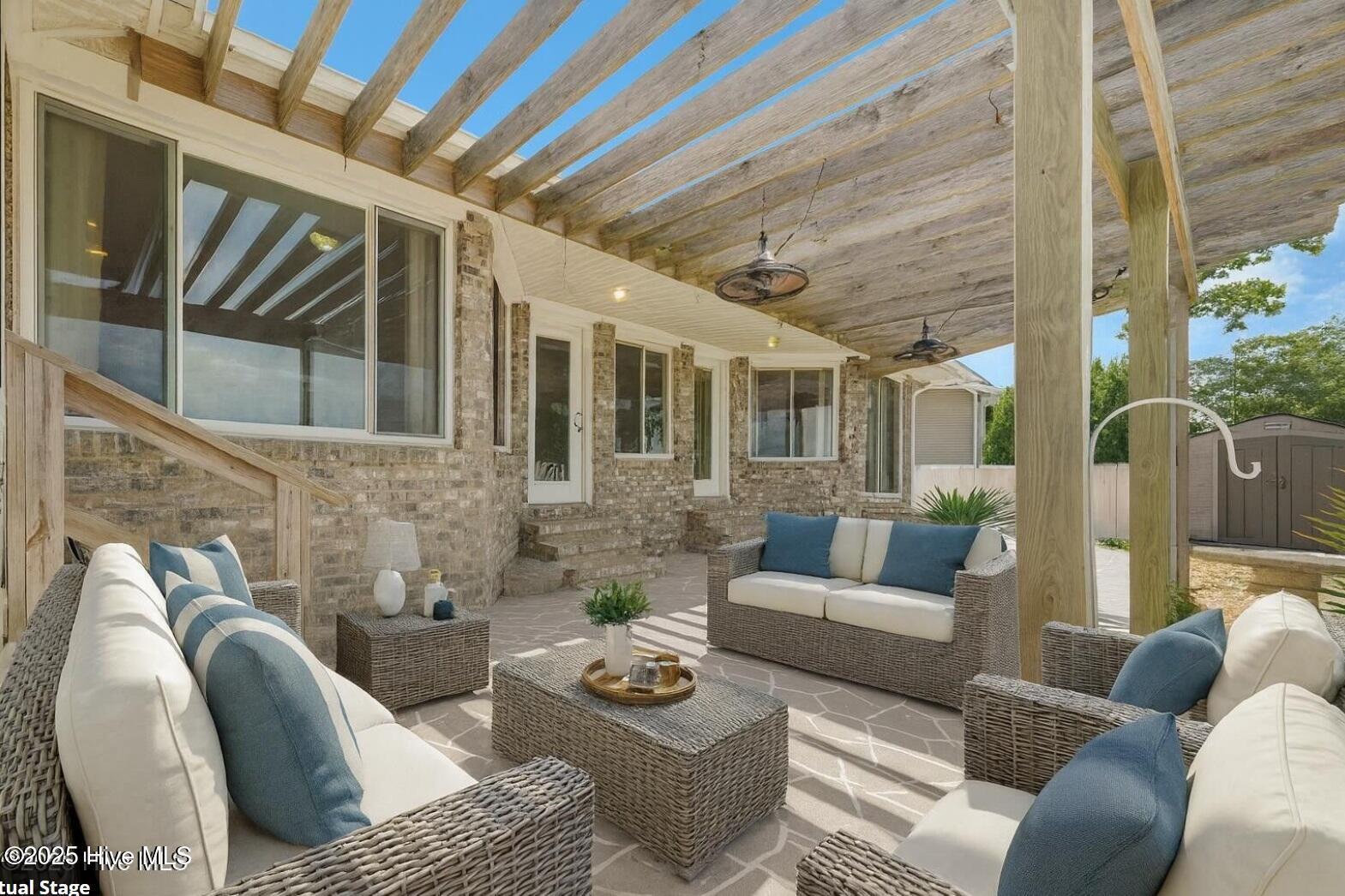 100546125 | Photo 35