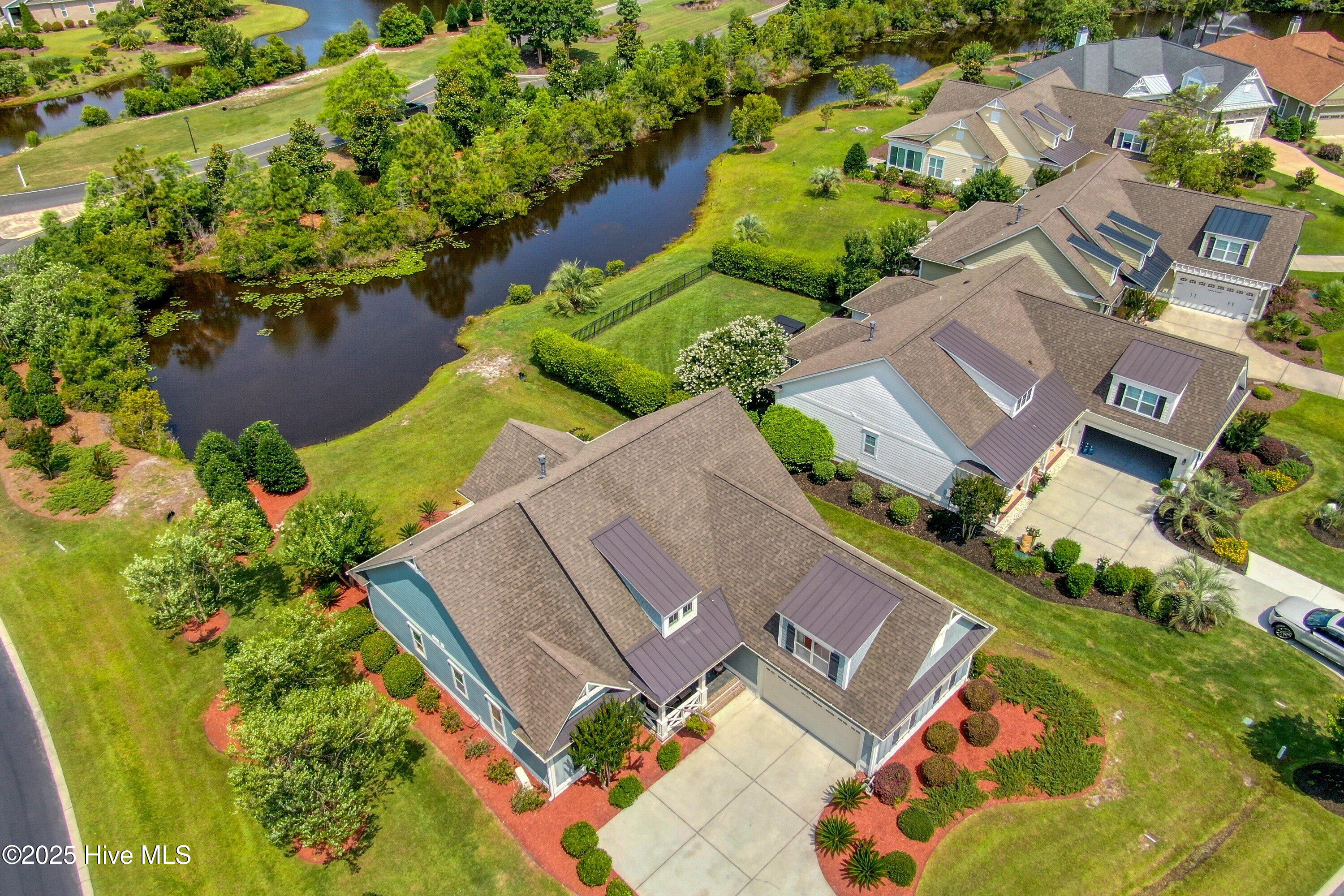 100553143 | Photo 39