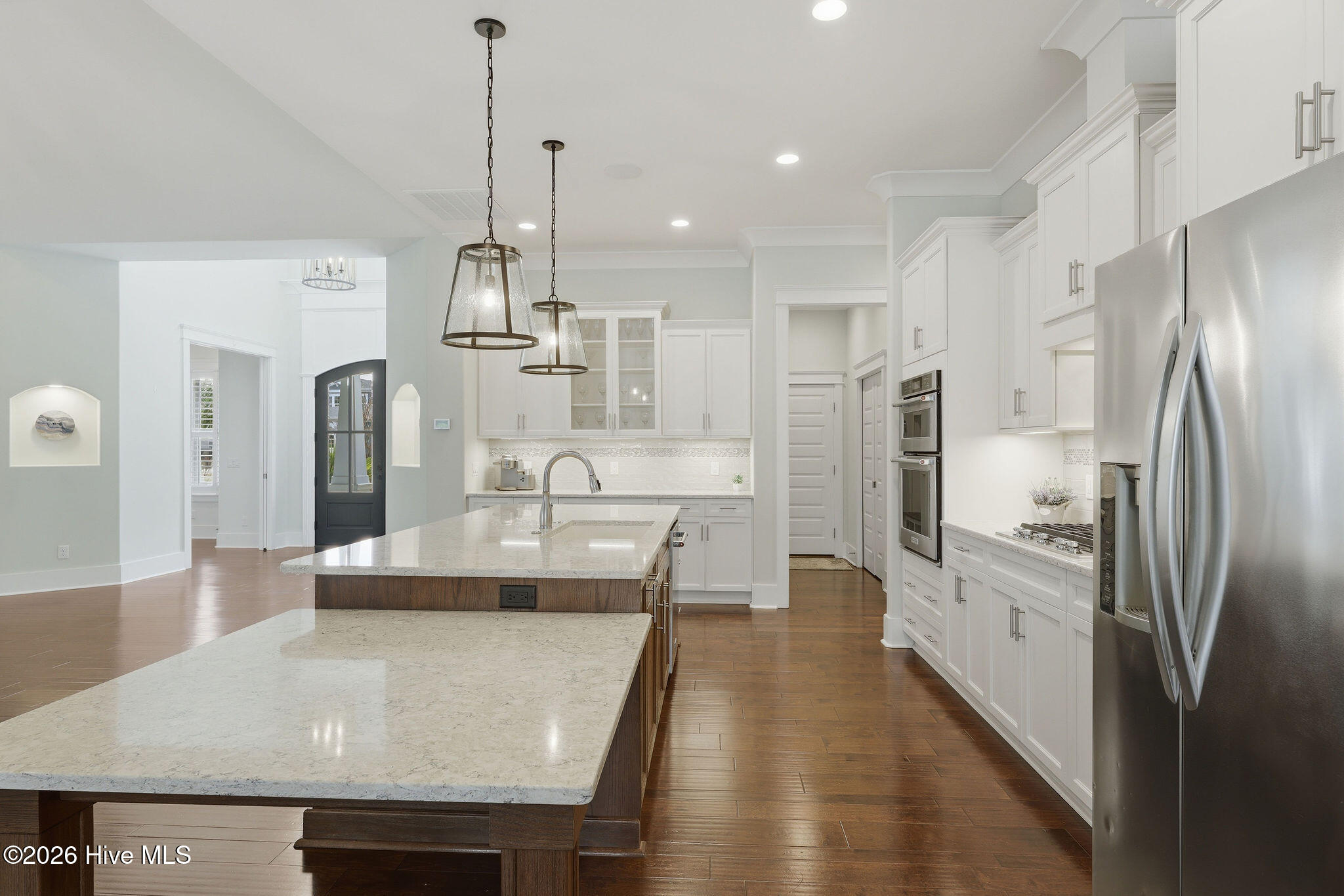 100562967 | Photo 26