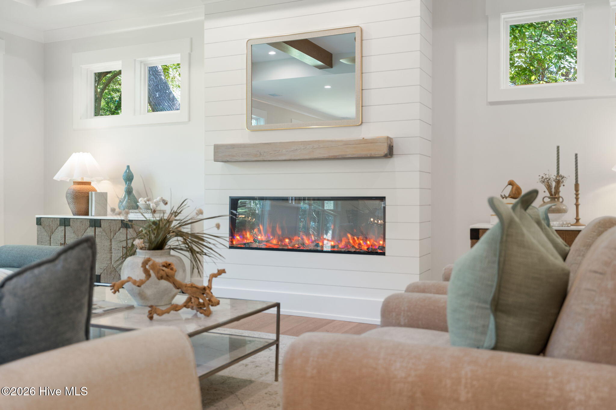 100568916 | Photo 11