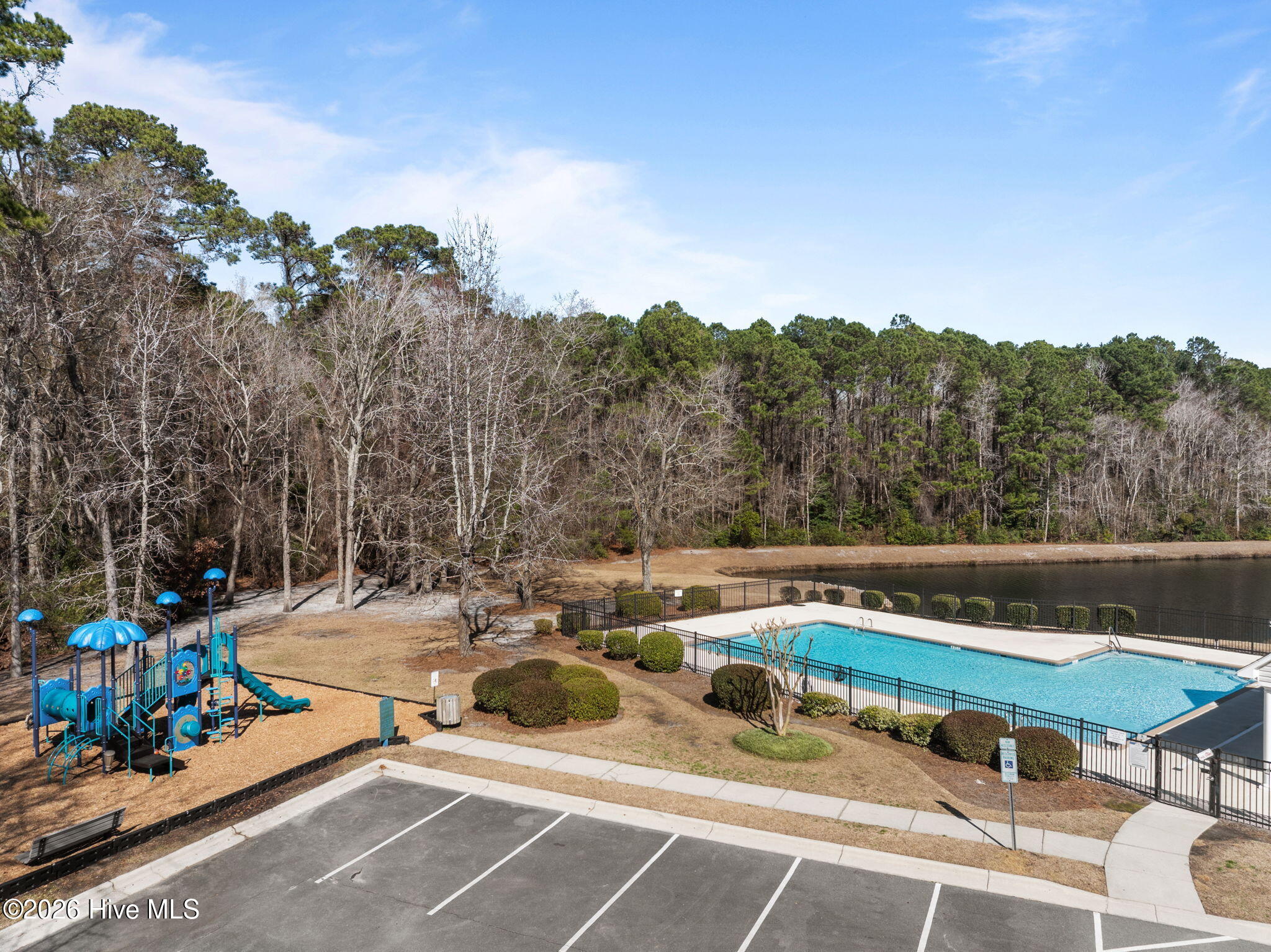 100548714 | Photo 45