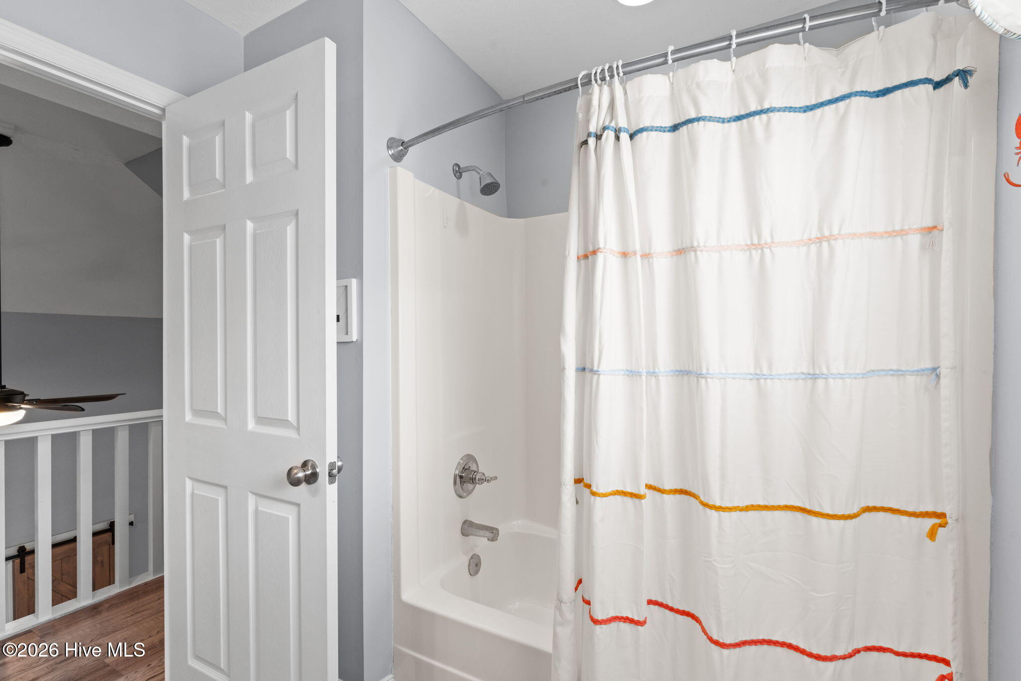 100563931 | Photo 55