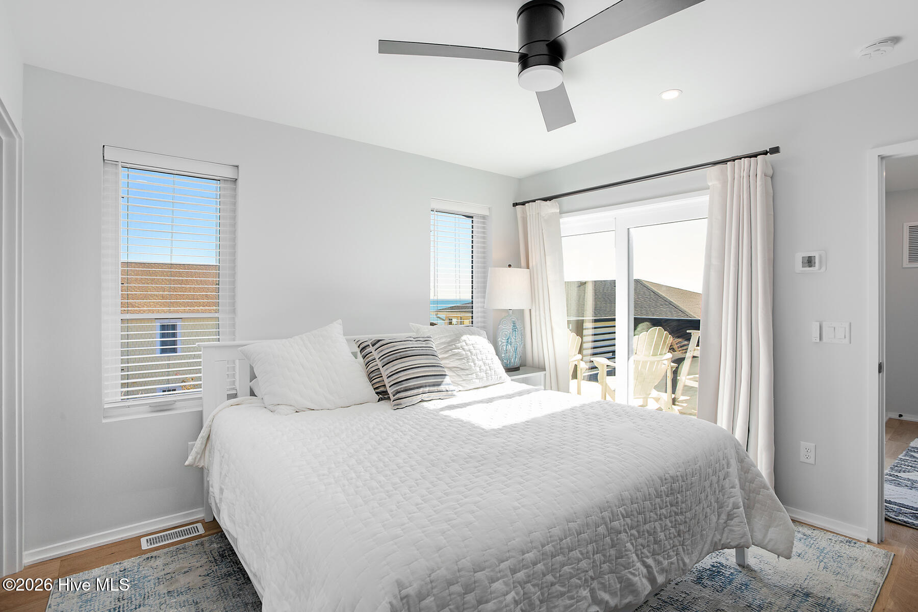 100560077 | Photo 34