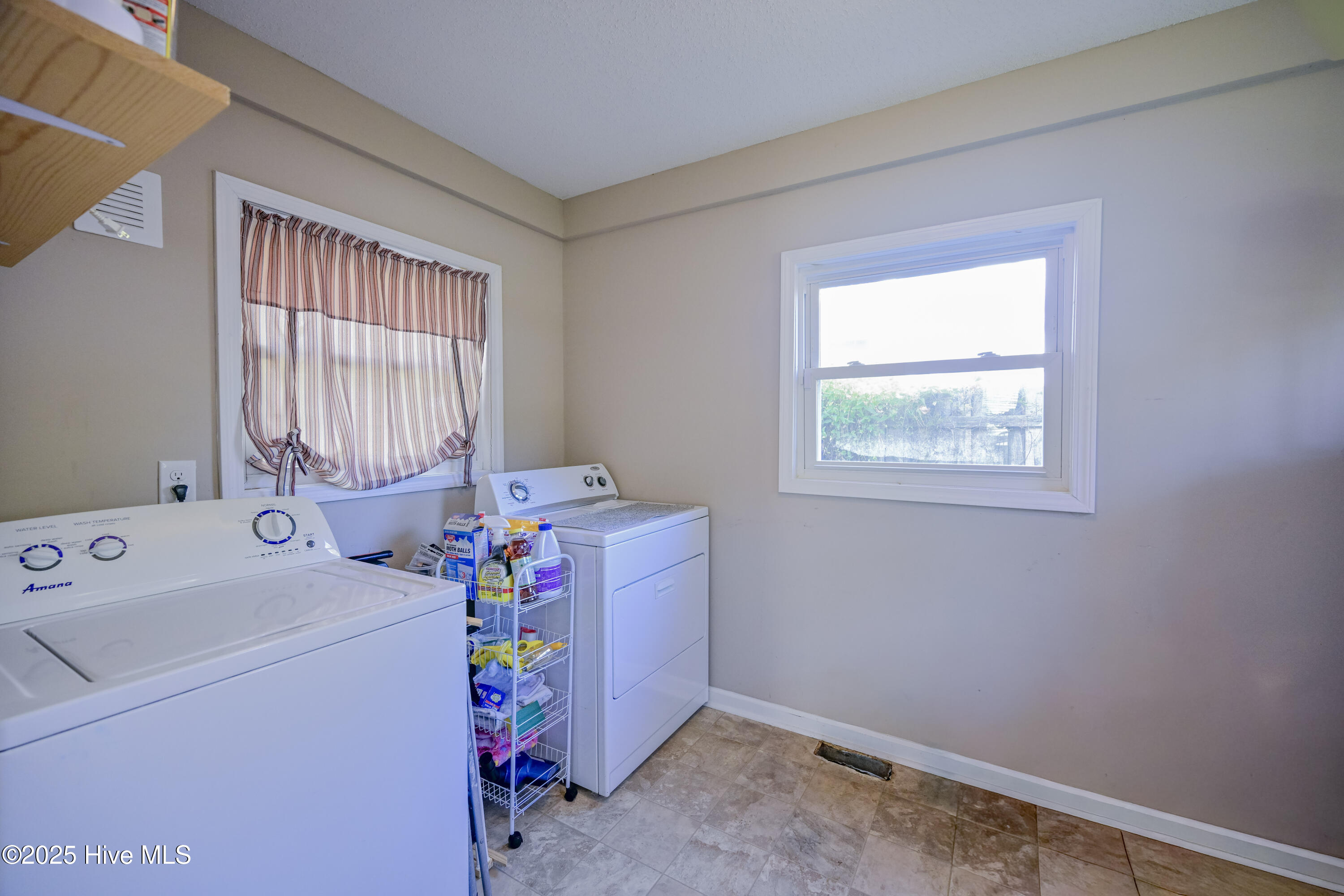 100541616 | Photo 11