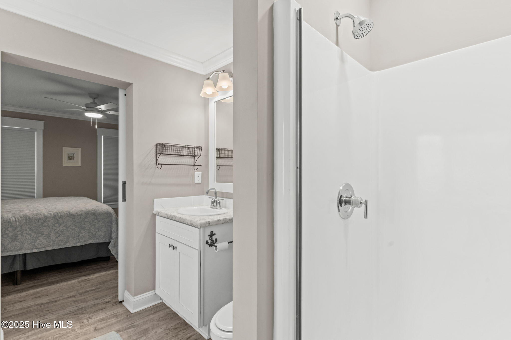 100546923 | Photo 22