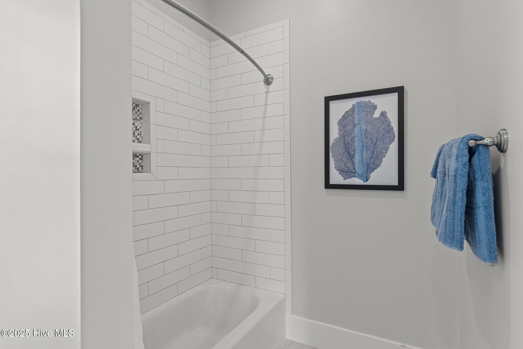 100529966 | Photo 33