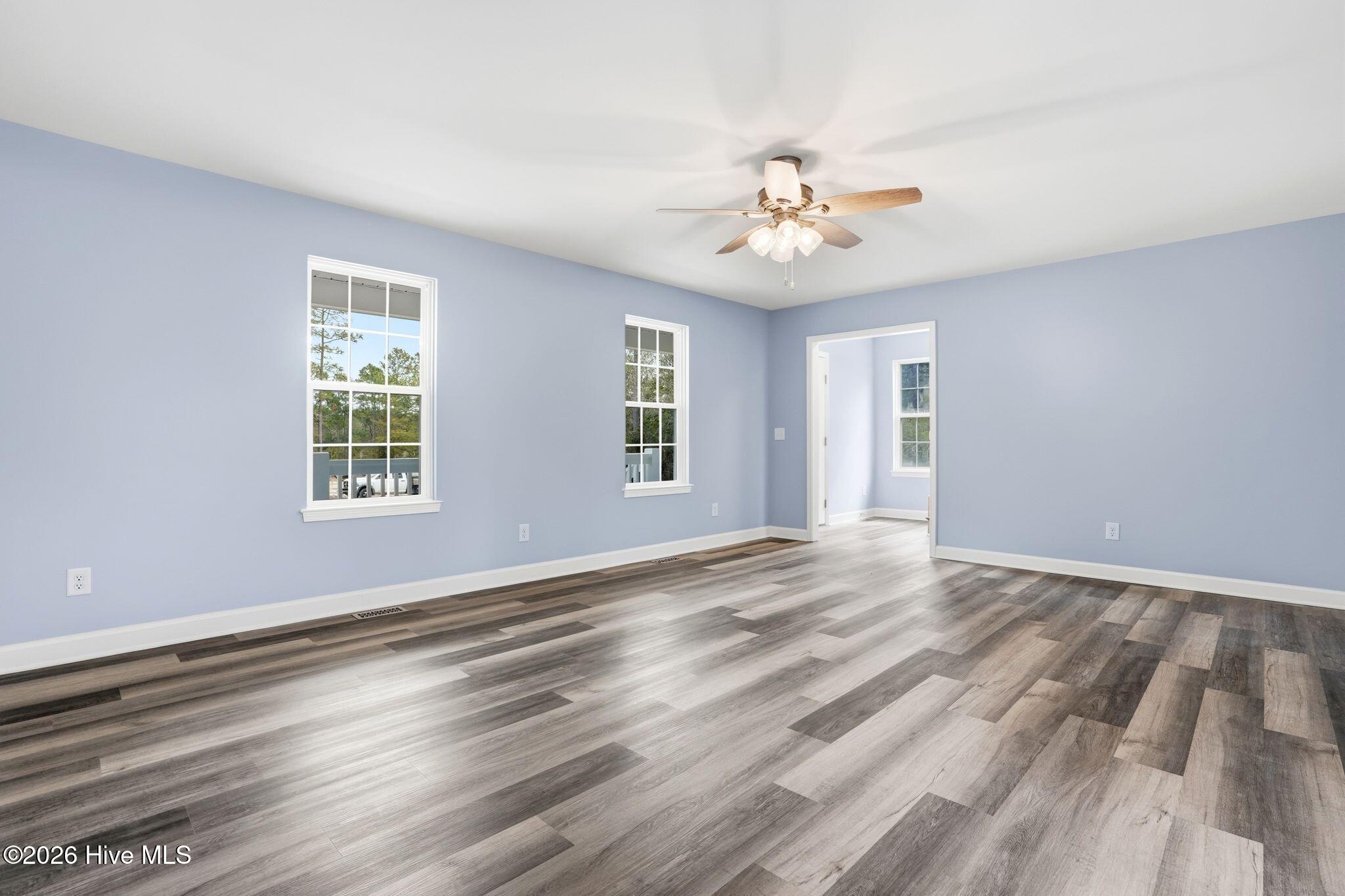 100557093 | Photo 19