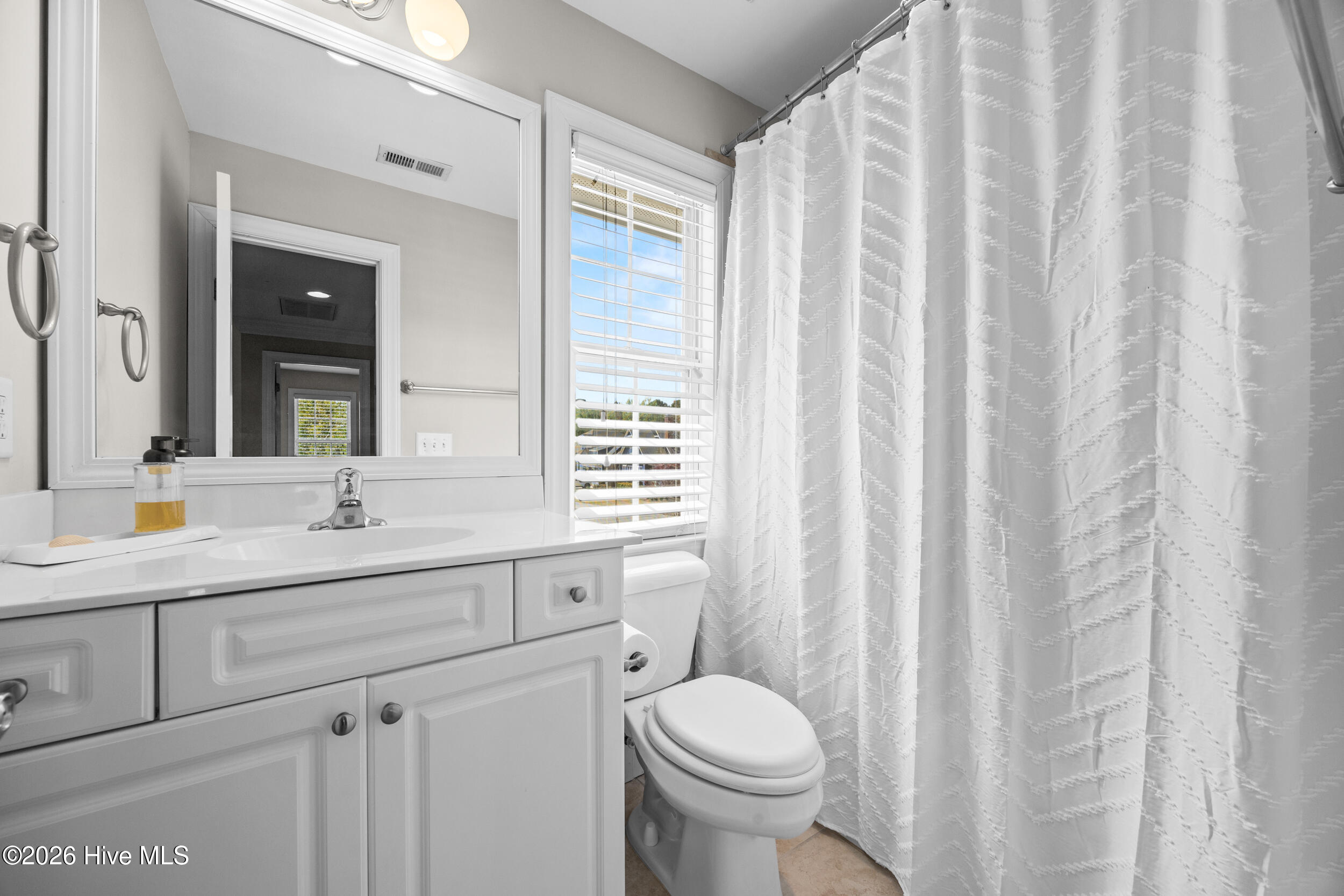 100565771 | Photo 45