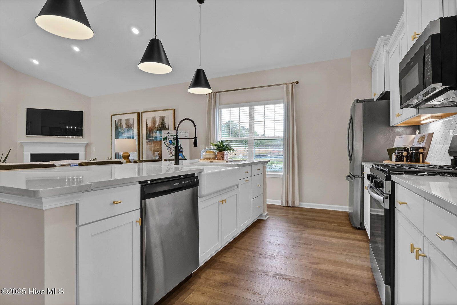 100539796 | Photo 13