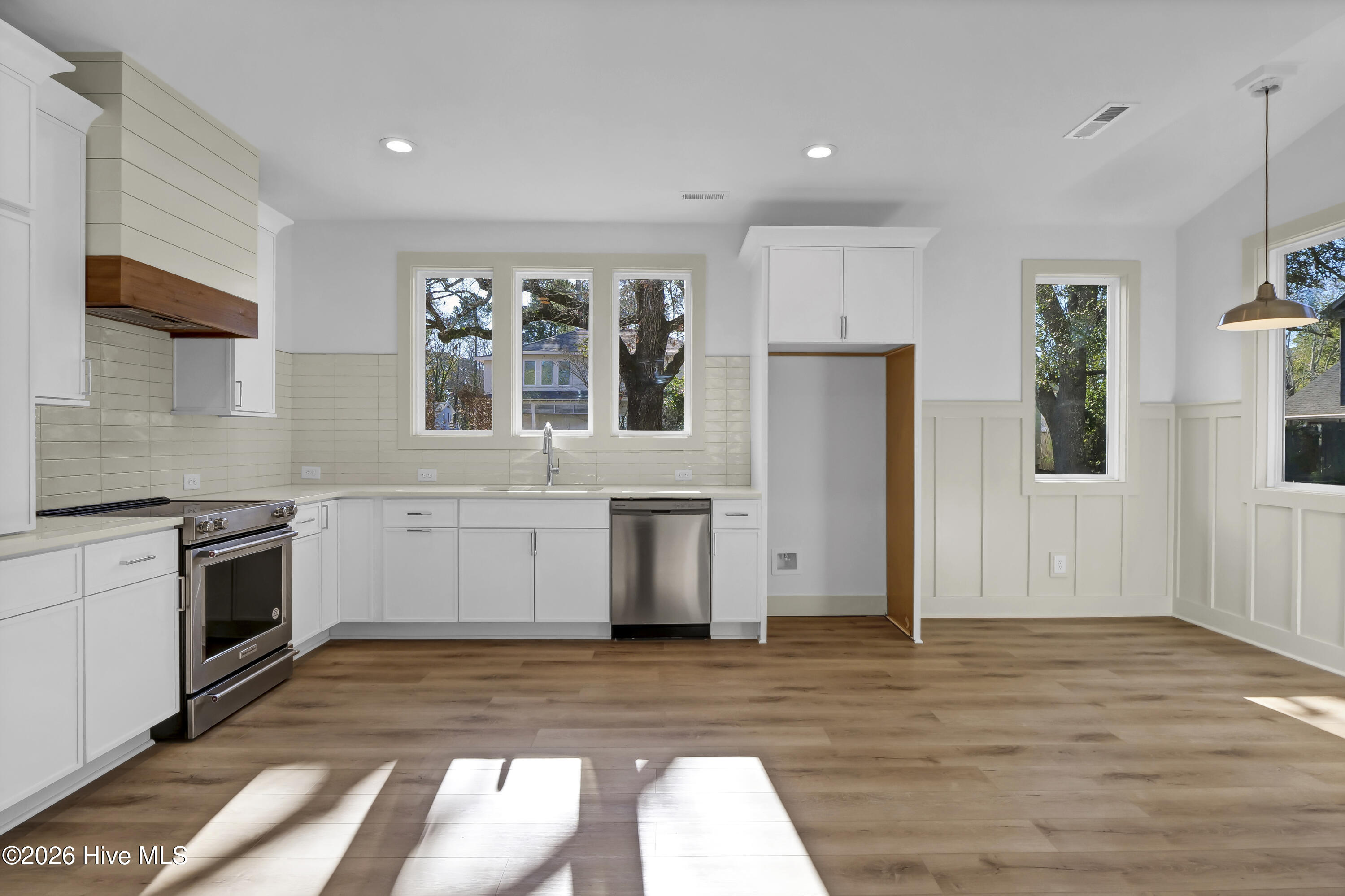 100567308 | Photo 20