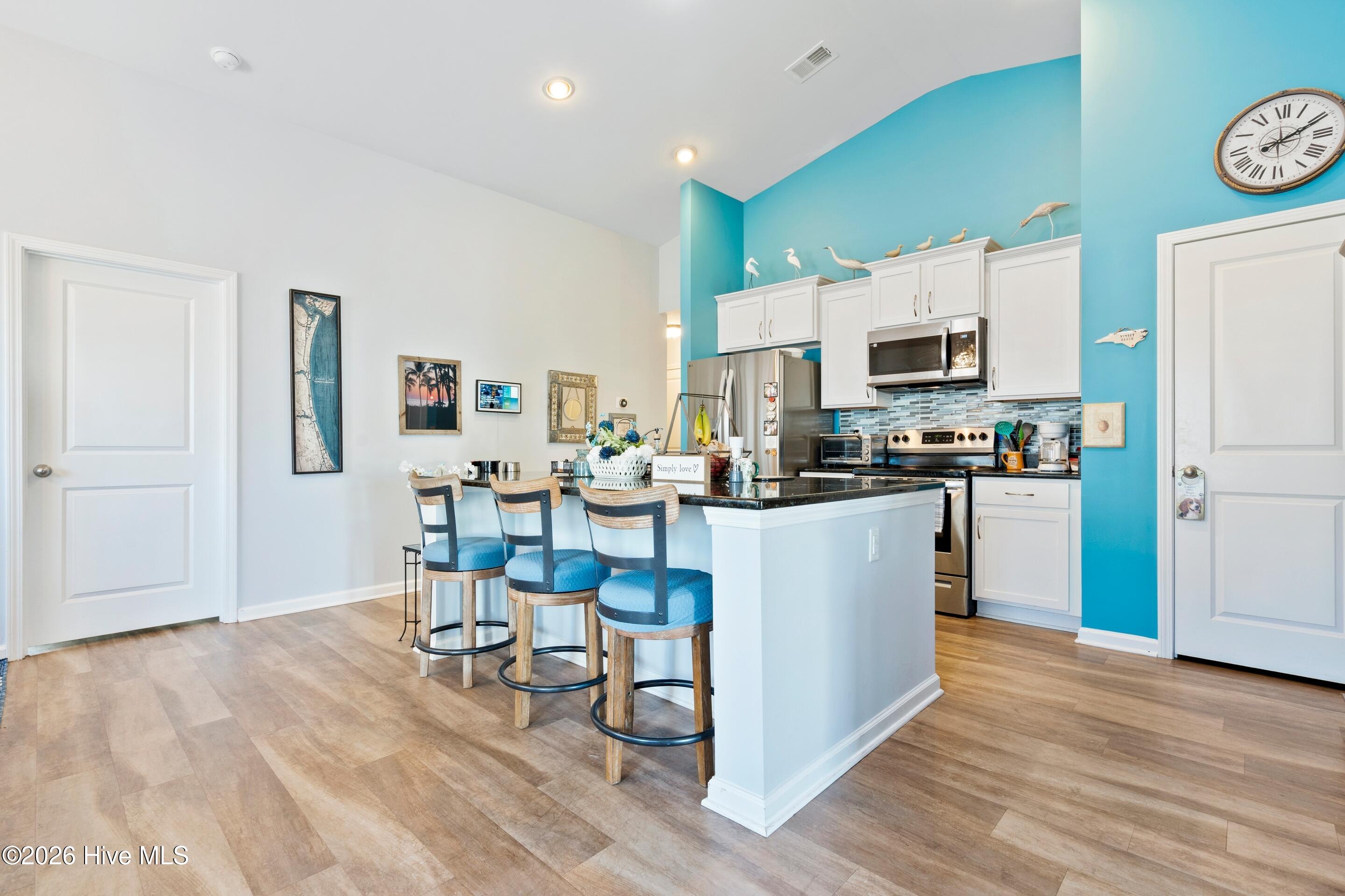 100552901 | Photo 11