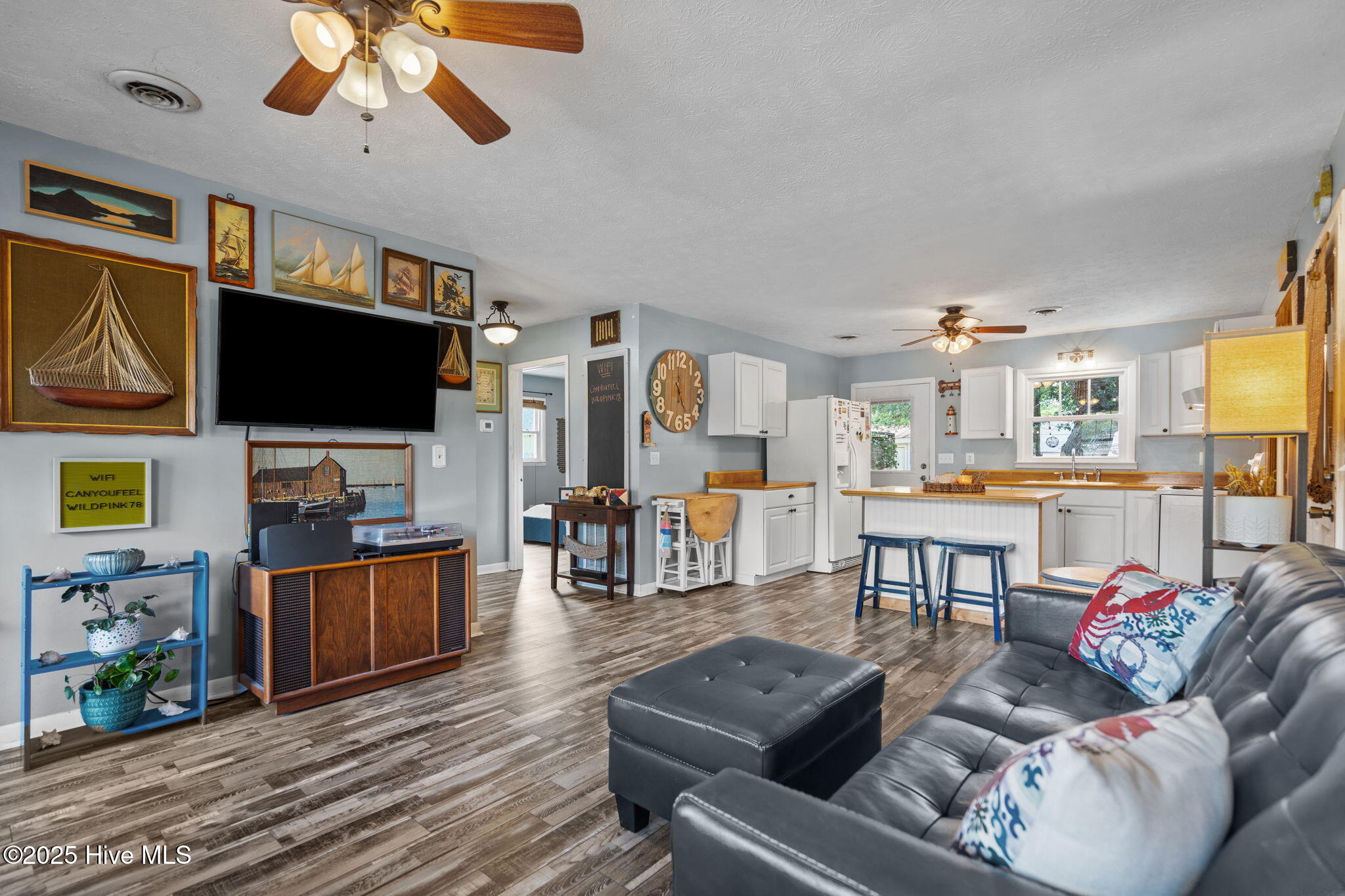 100522385 | Photo 13