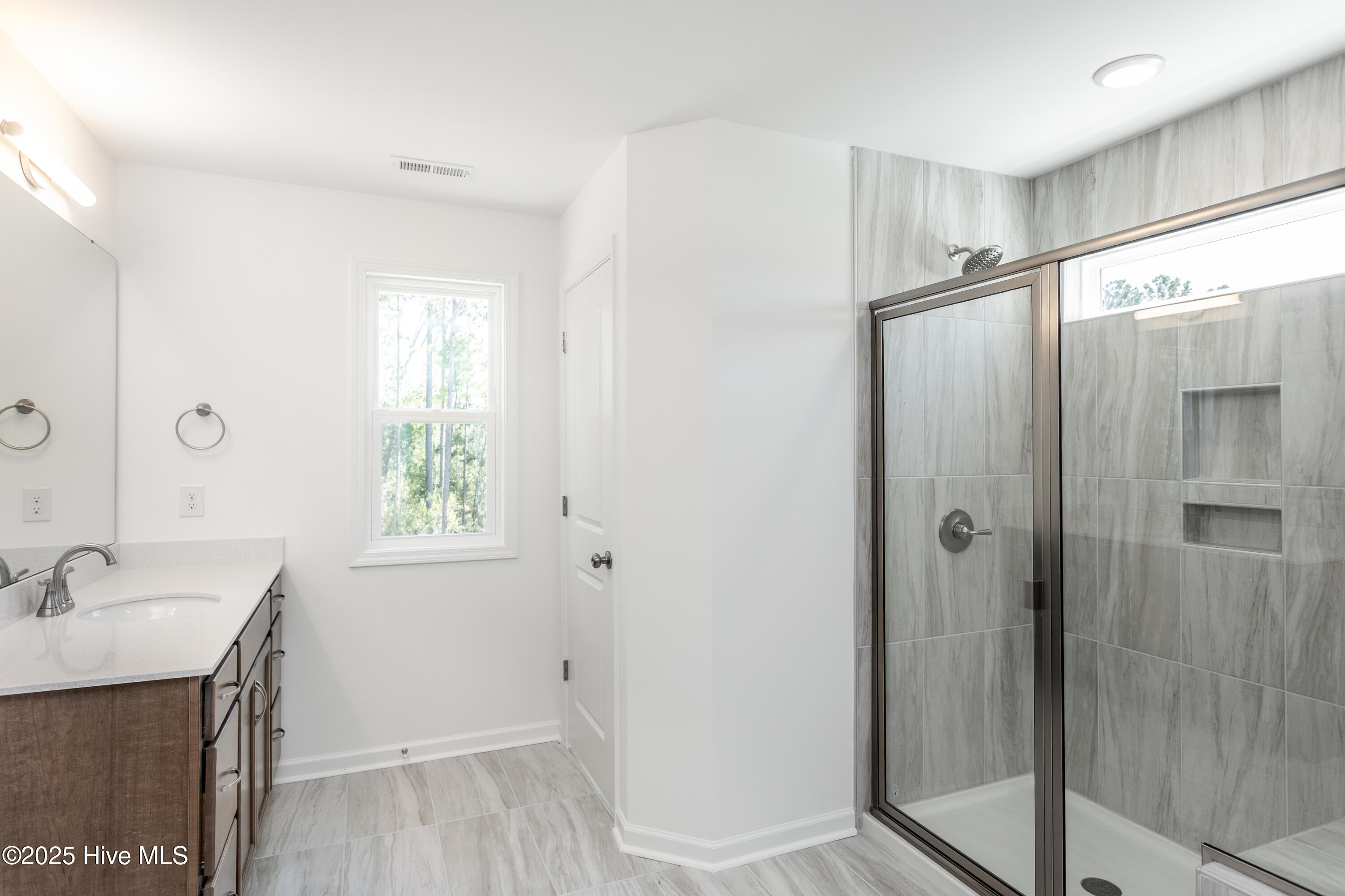 100507408 | Photo 20