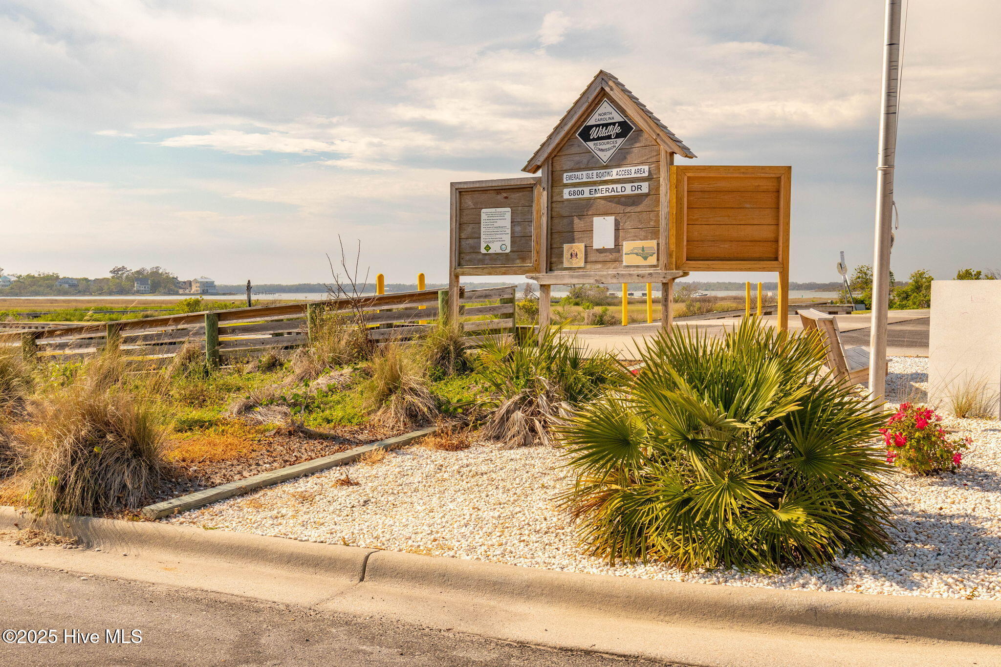 100535776 | Photo 59