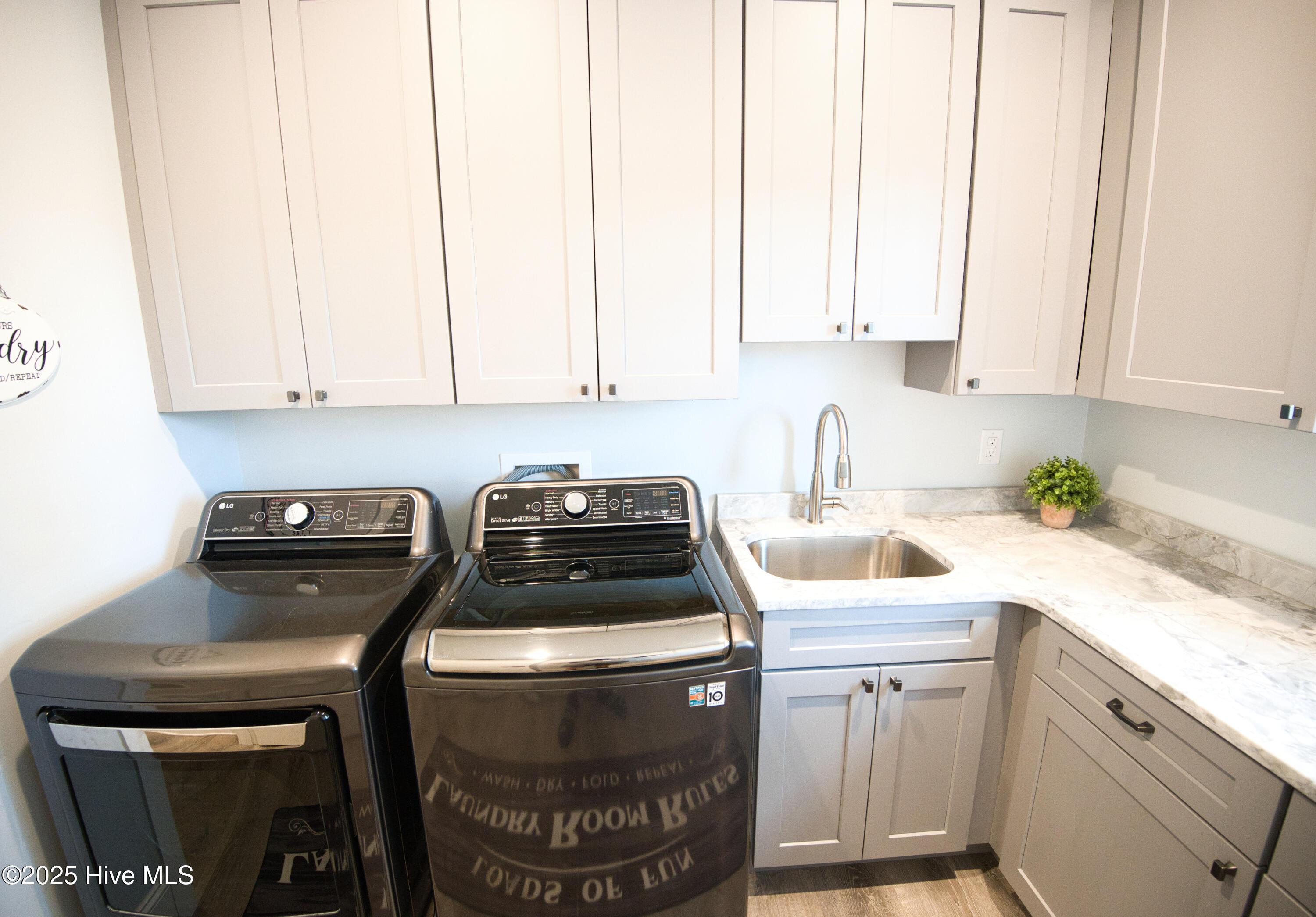 100546521 | Photo 62