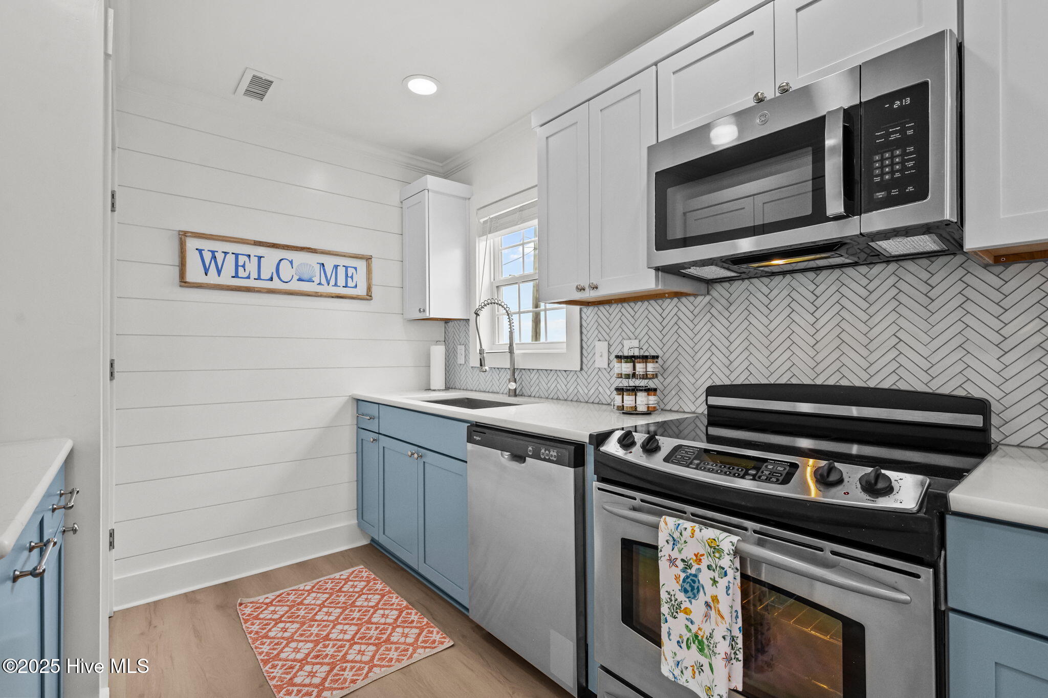 100525706 | Photo 11