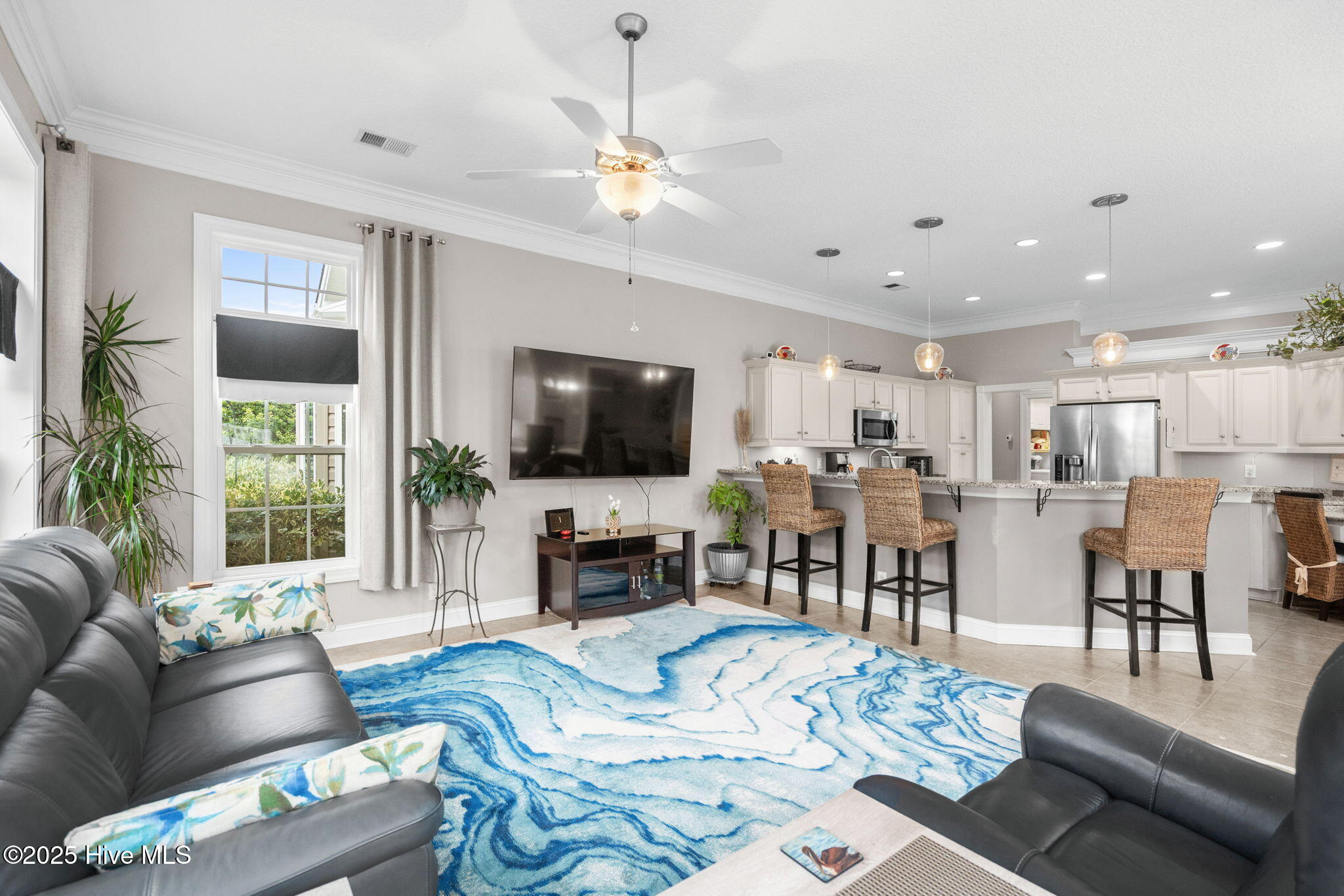 100538854 | Photo 15