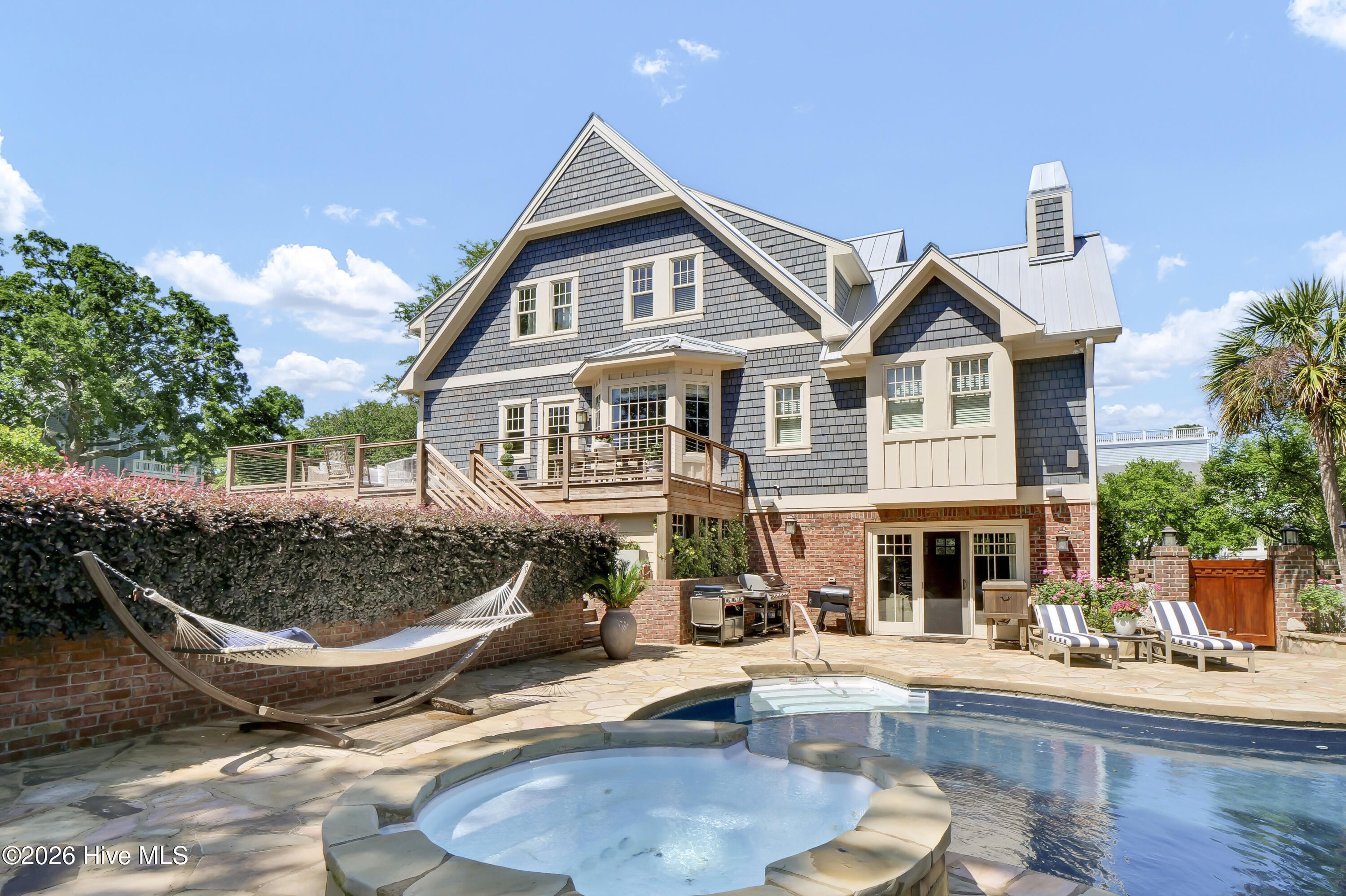 100552686 | Photo 61