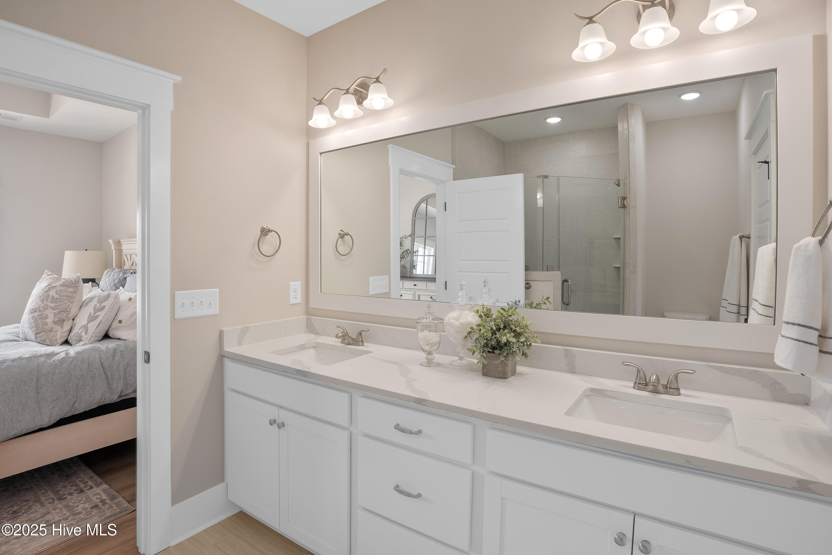 100483922 | Photo 23