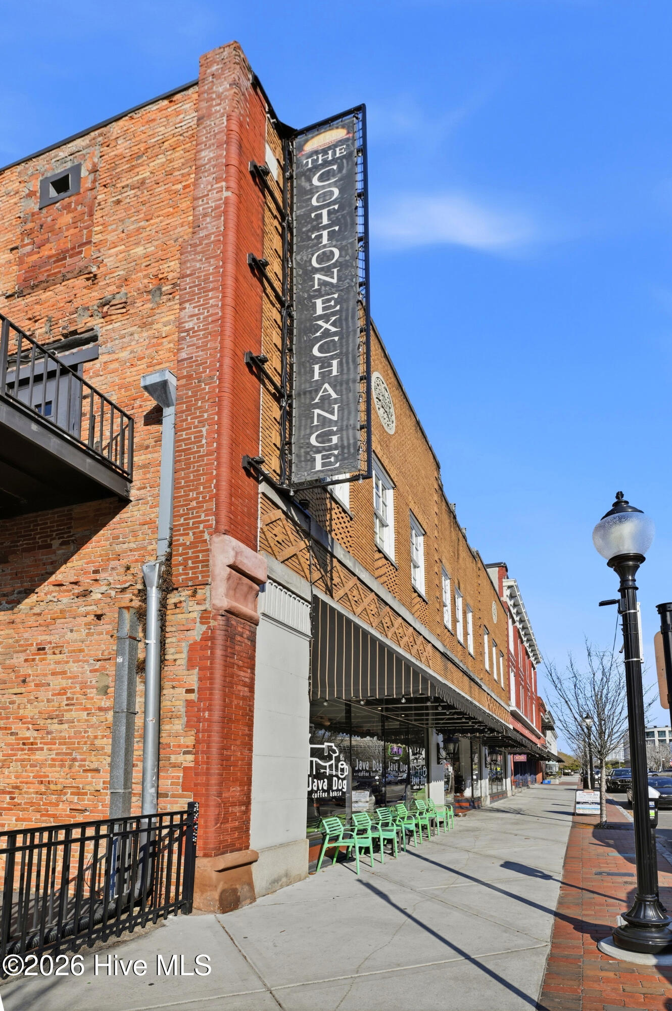 100570172 | Photo 55