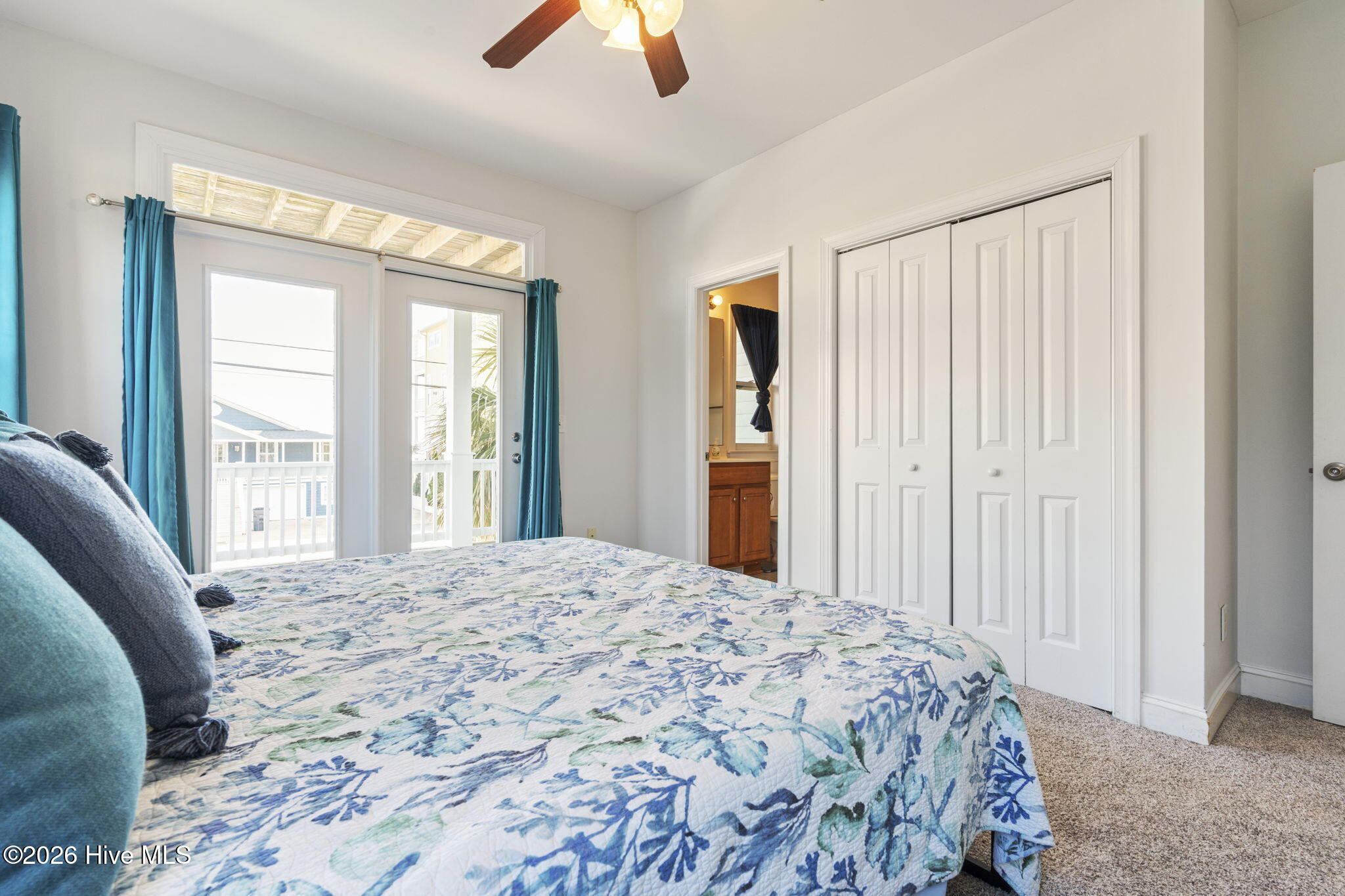 100553989 | Photo 29