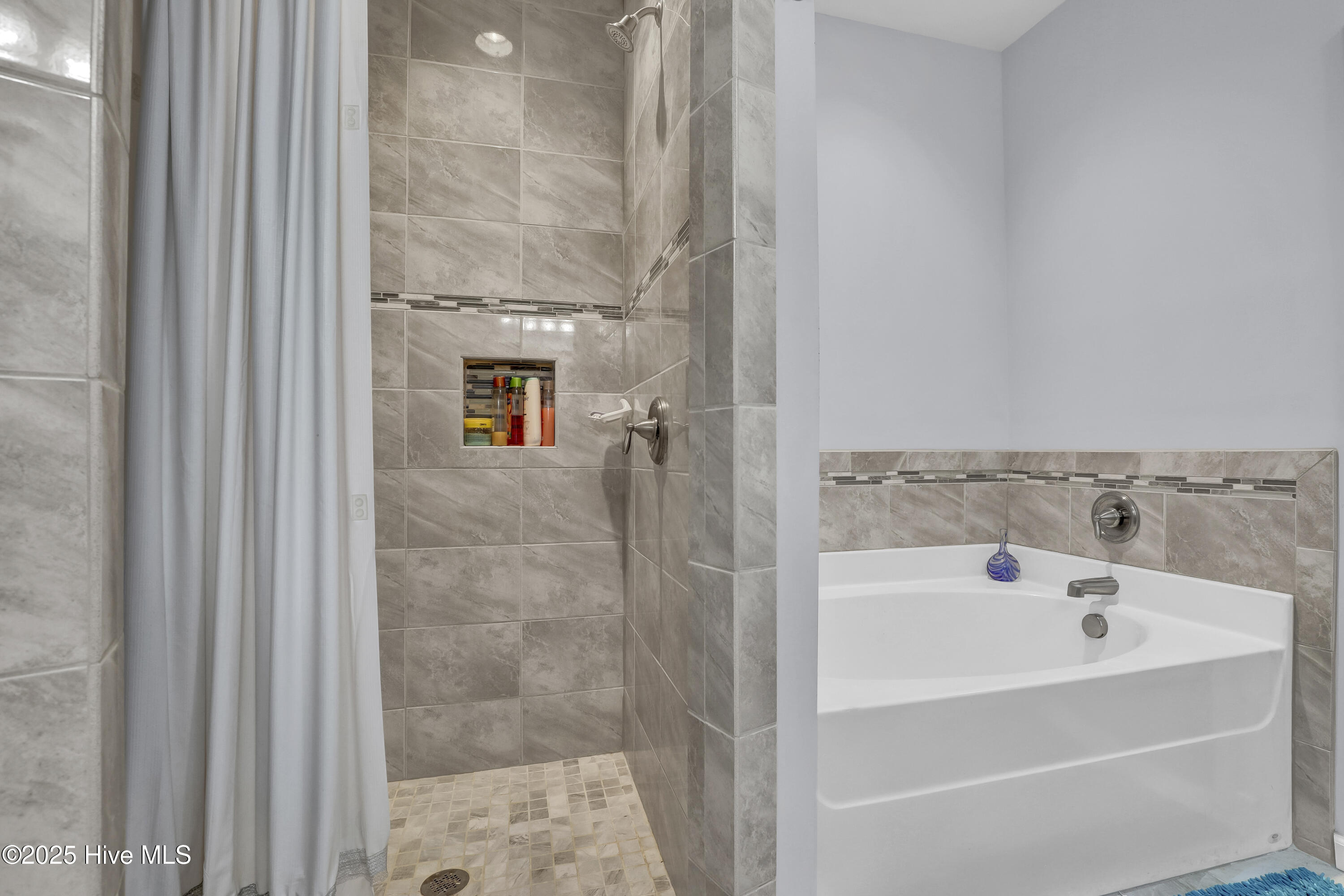 100511800 | Photo 37