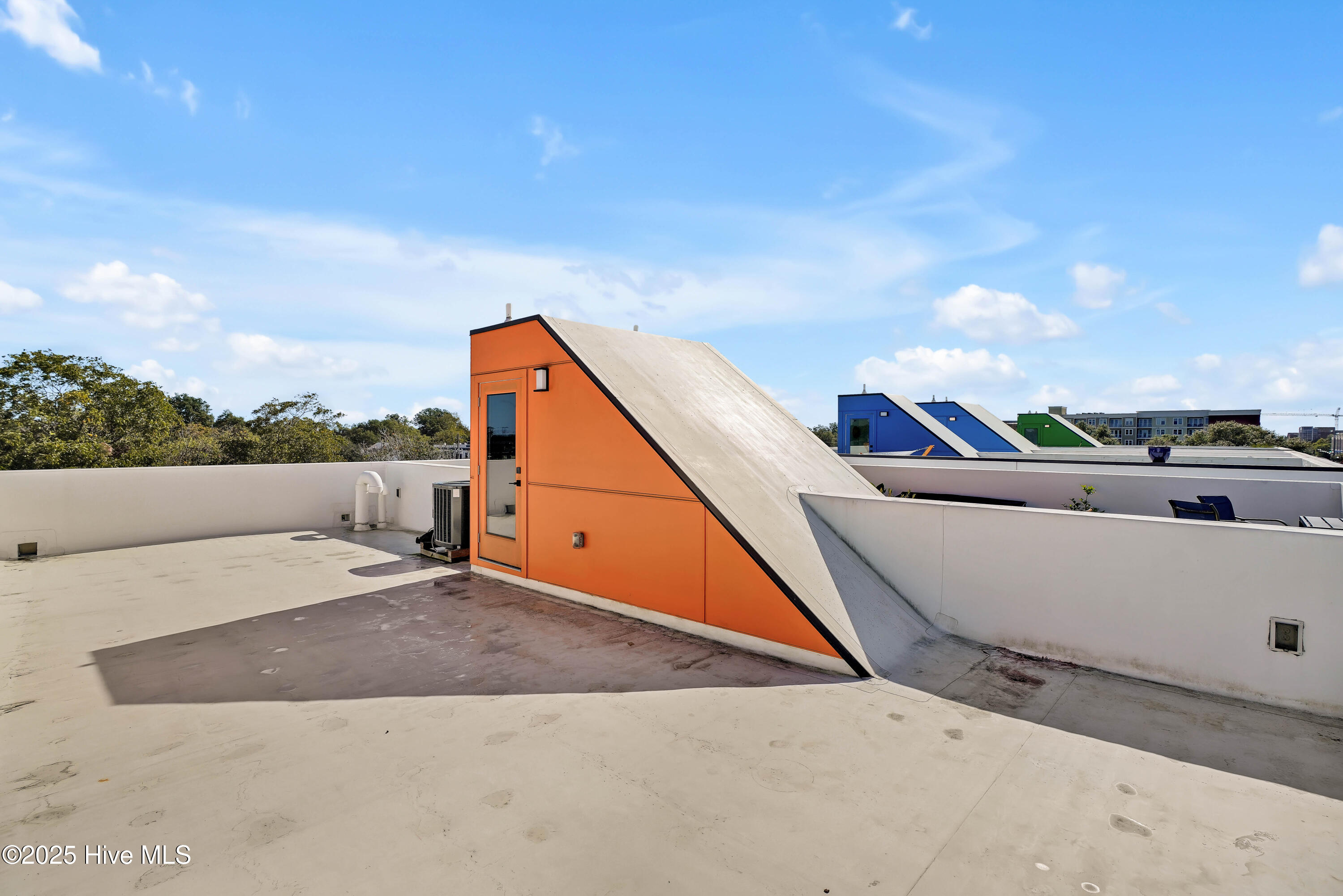 100546123 | Photo 21