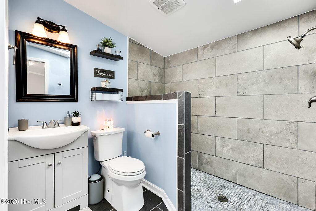 100559324 | Photo 22