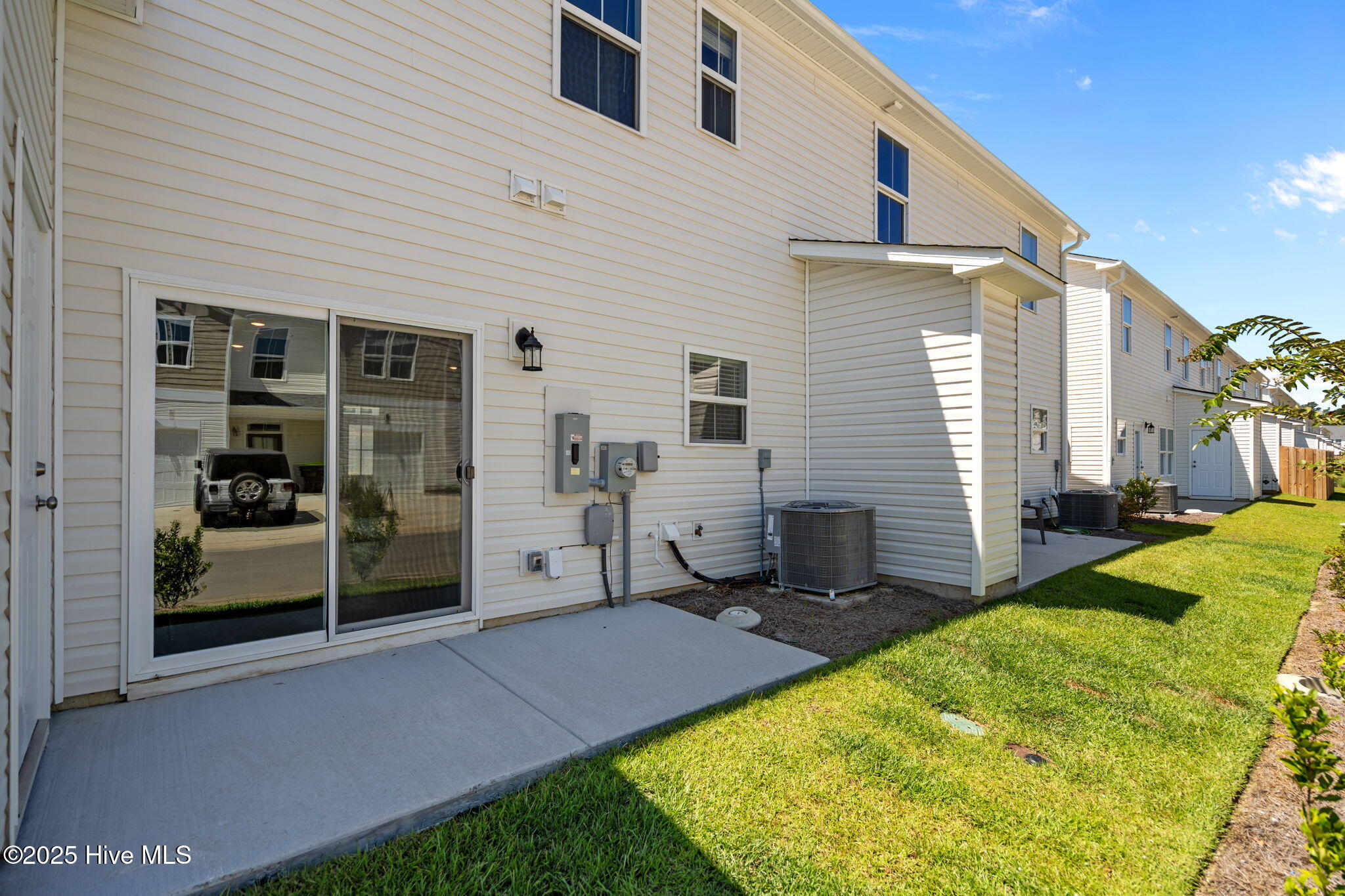 100527682 | Photo 36