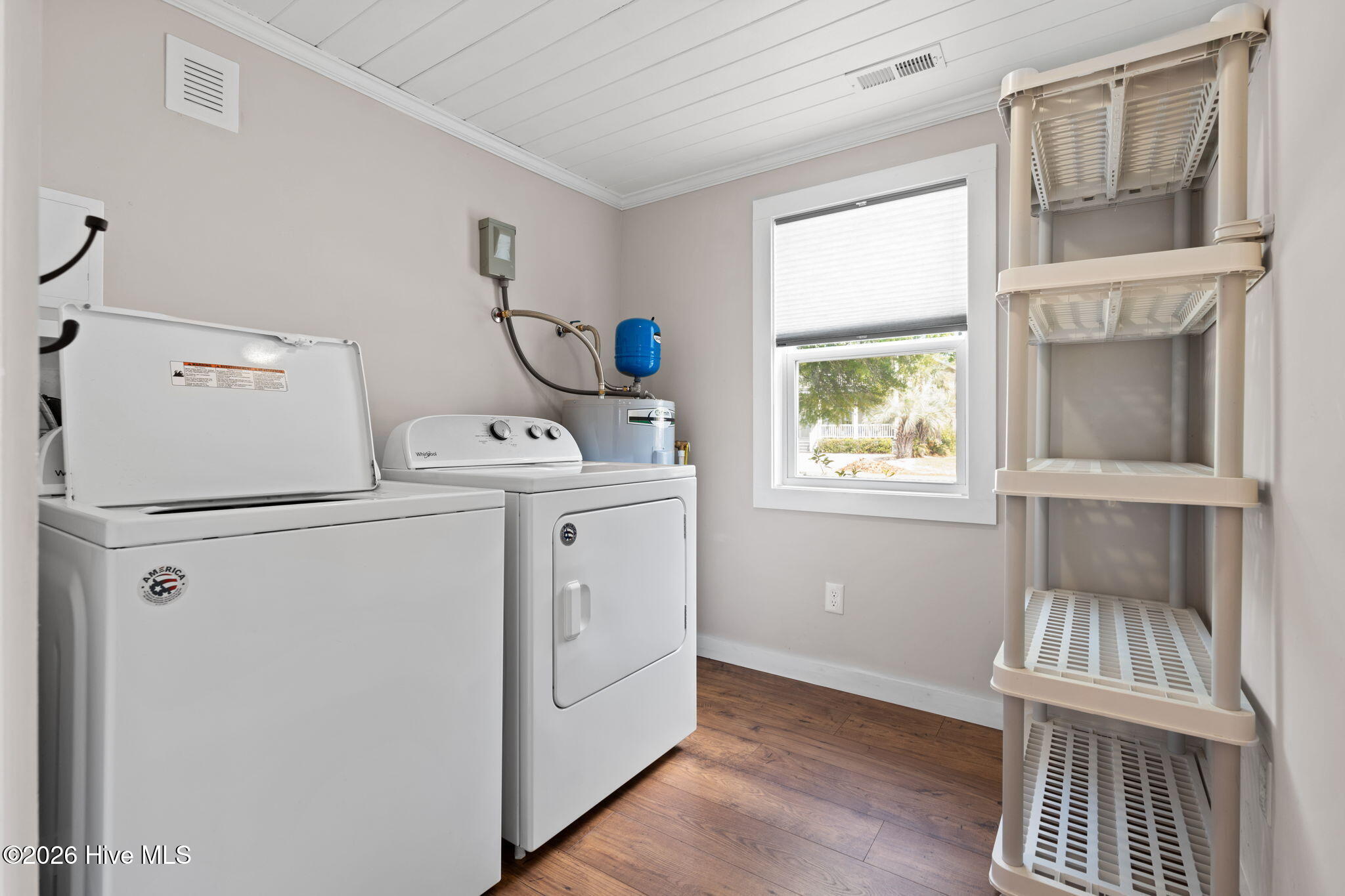 100568132 | Photo 26